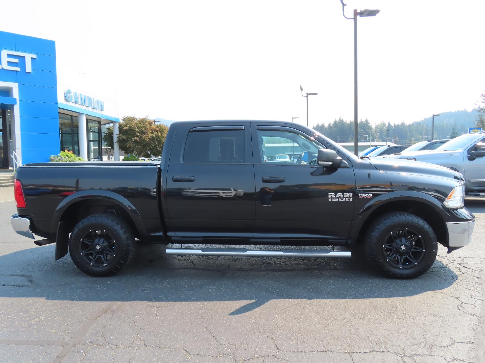 2017 RAM 1500 SLT