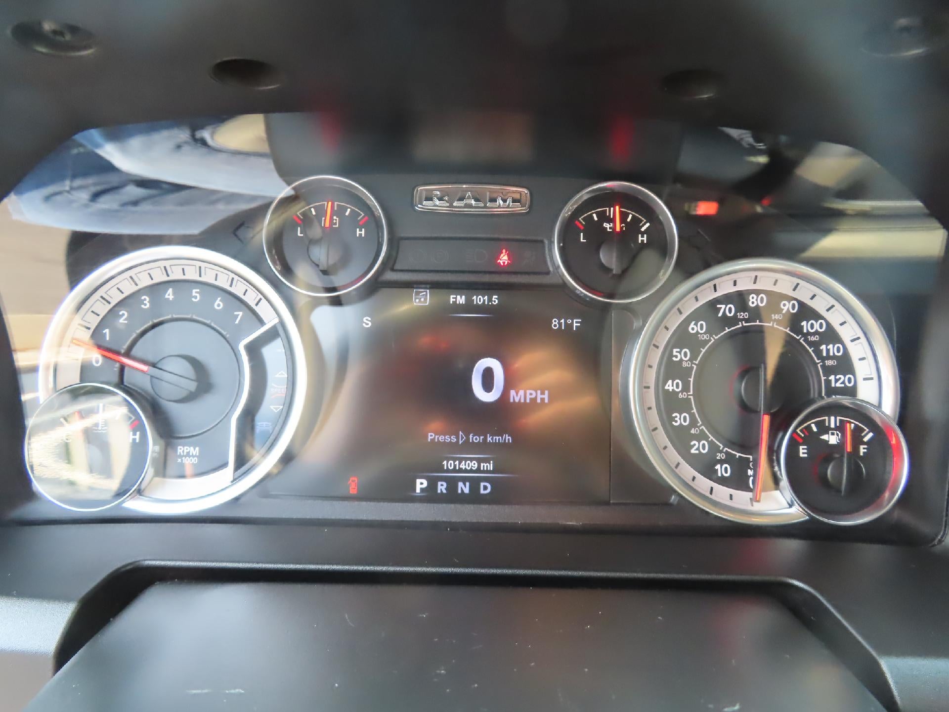 2017 RAM 1500 SLT