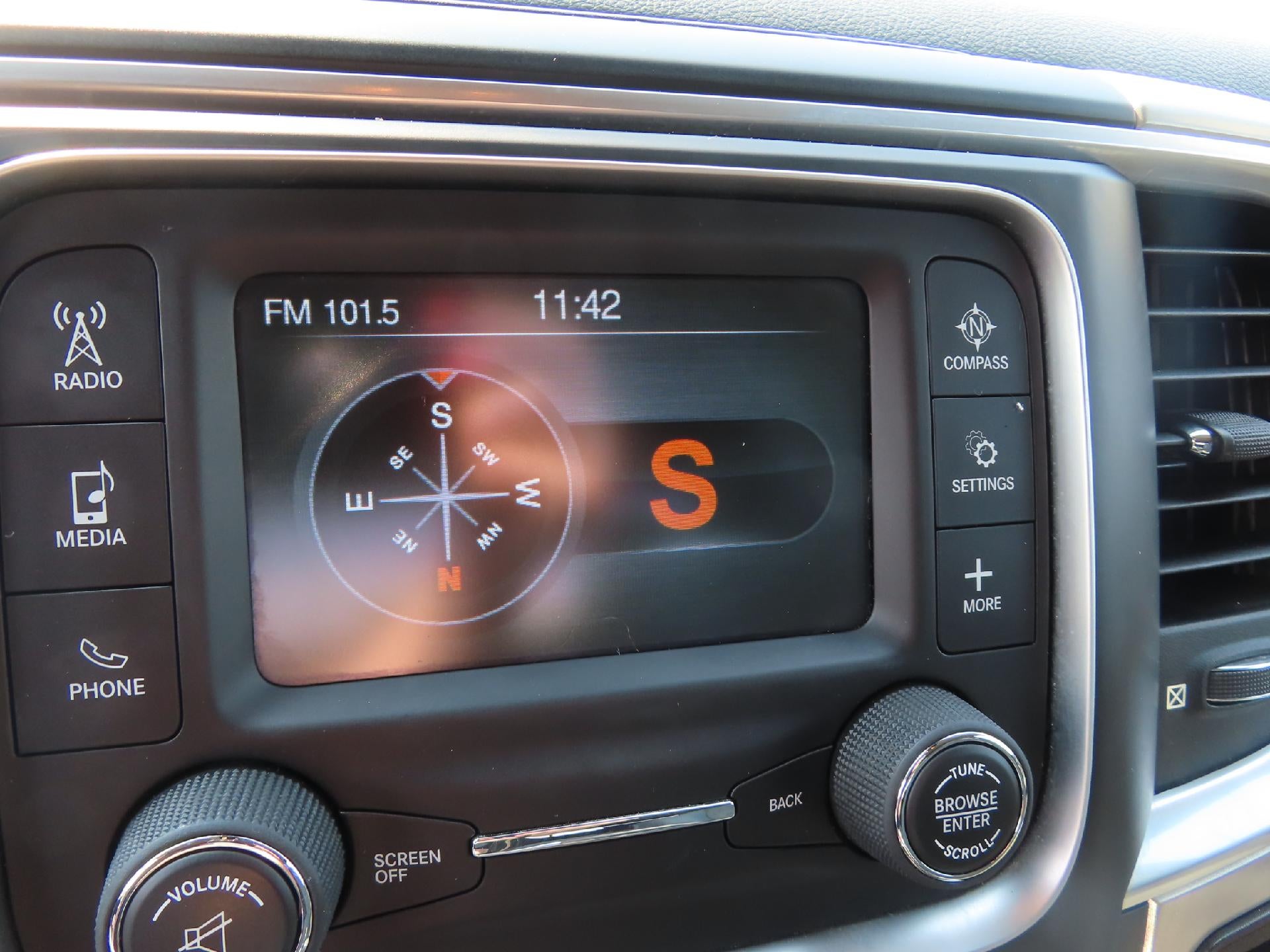 2017 RAM 1500 SLT