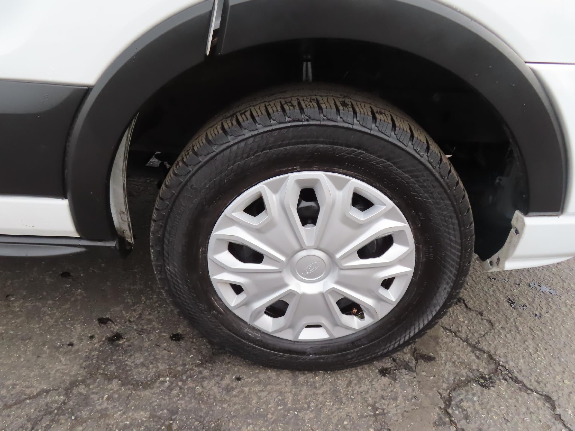 2024 Ford Transit Passenger Wagon XLT