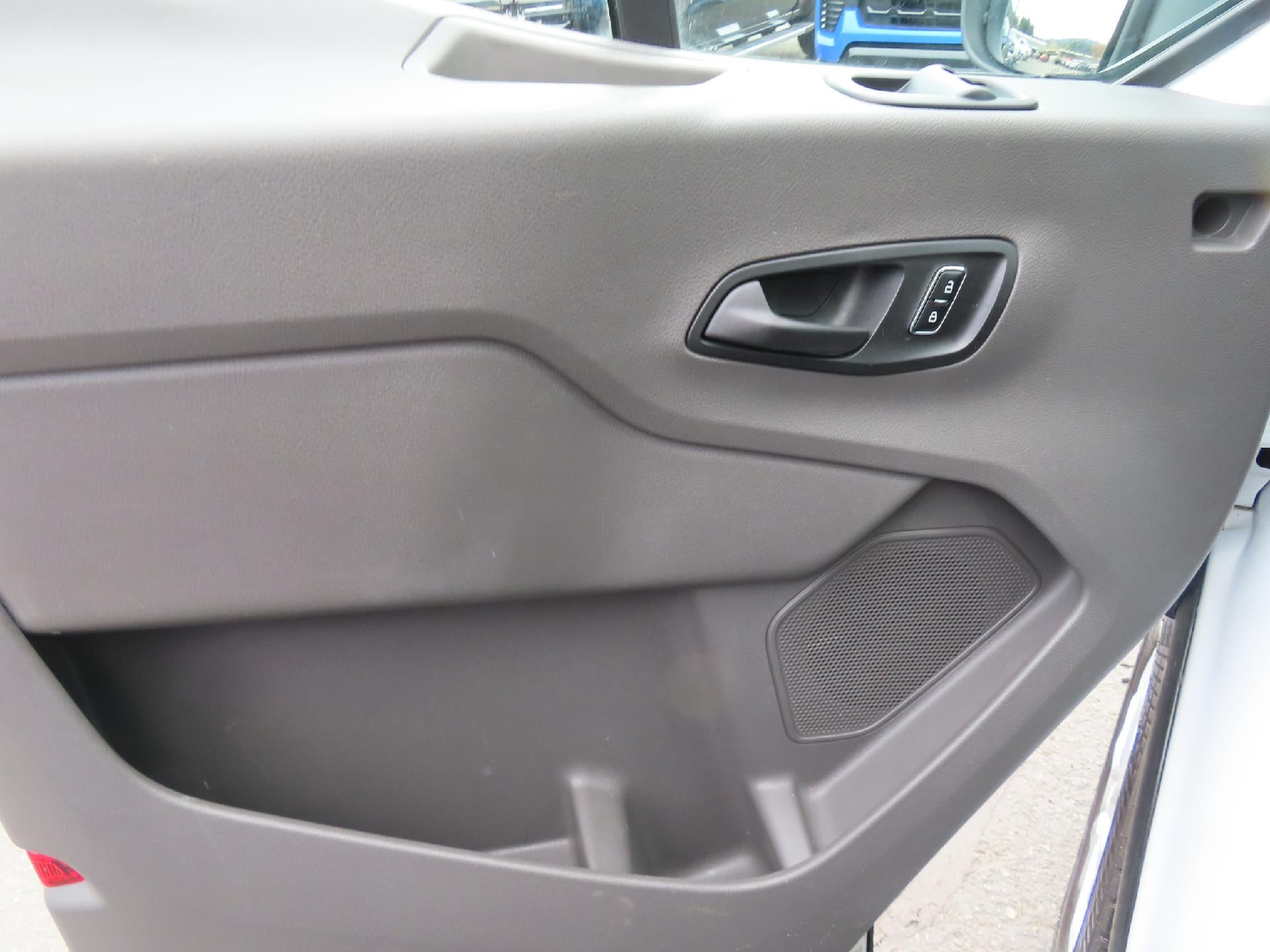 2024 Ford Transit Passenger Wagon XLT