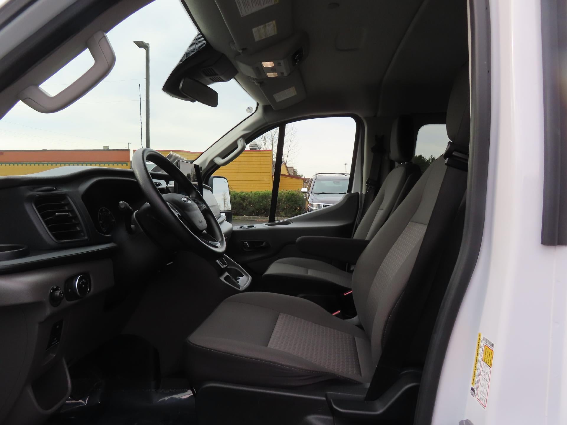 2024 Ford Transit Passenger Wagon XLT