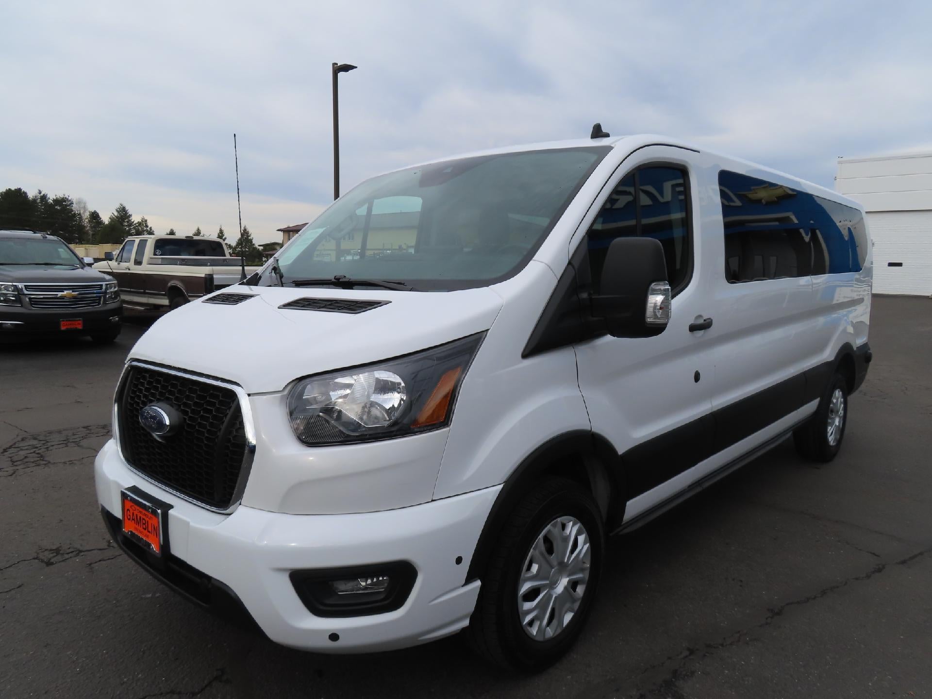 2024 Ford Transit Passenger Wagon XLT