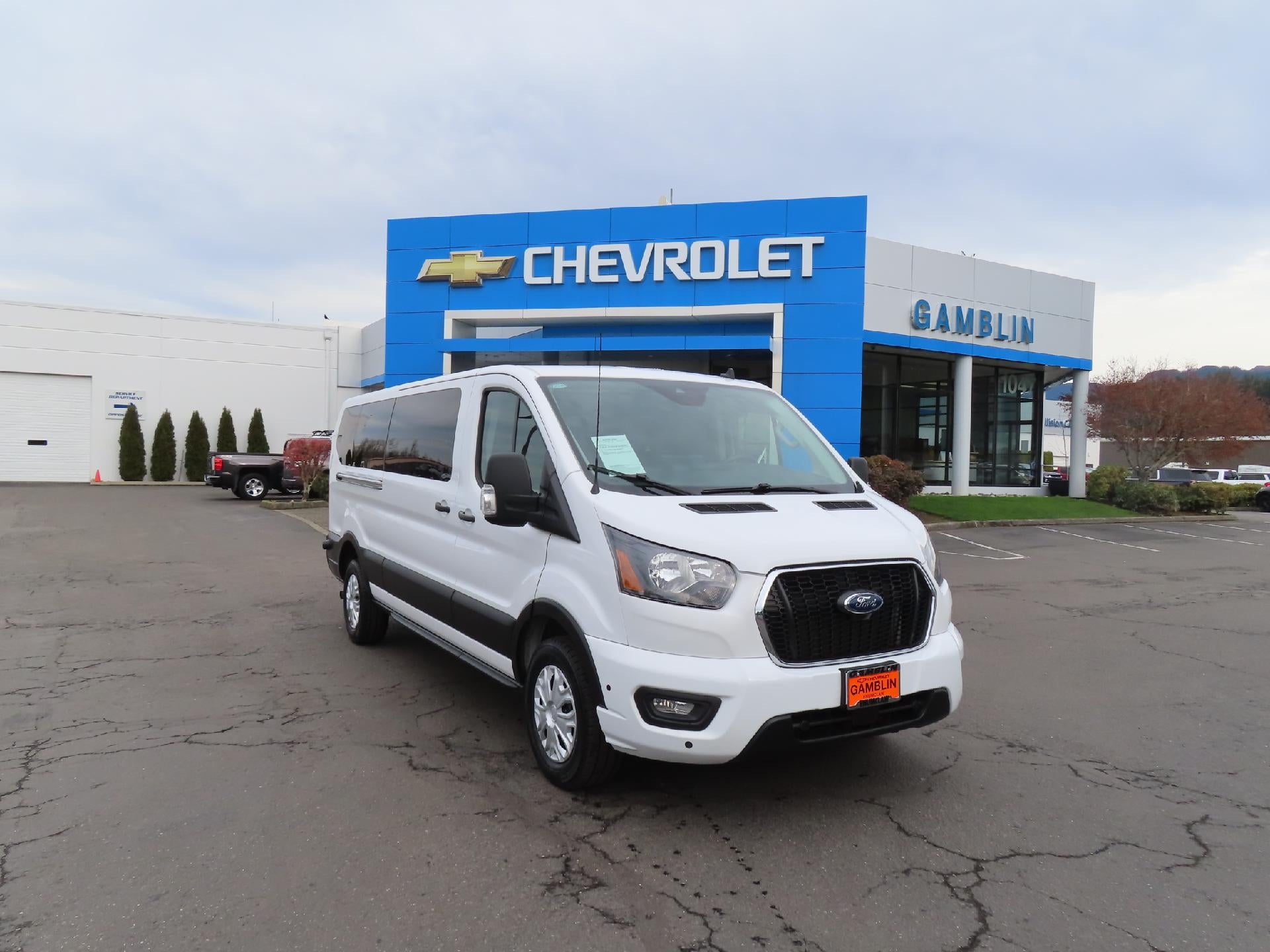 2024 Ford Transit Passenger Wagon XLT