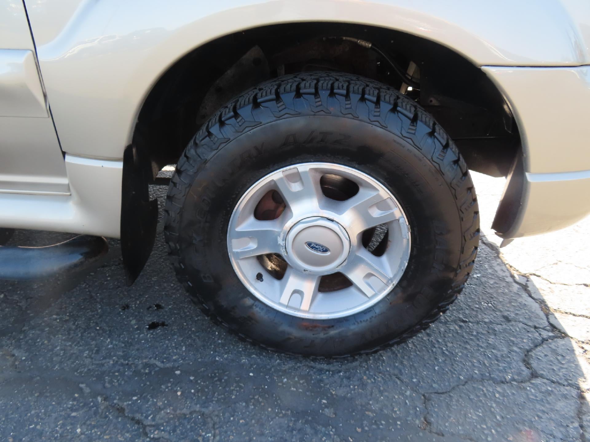 2004 Ford Explorer Sport Trac XLT