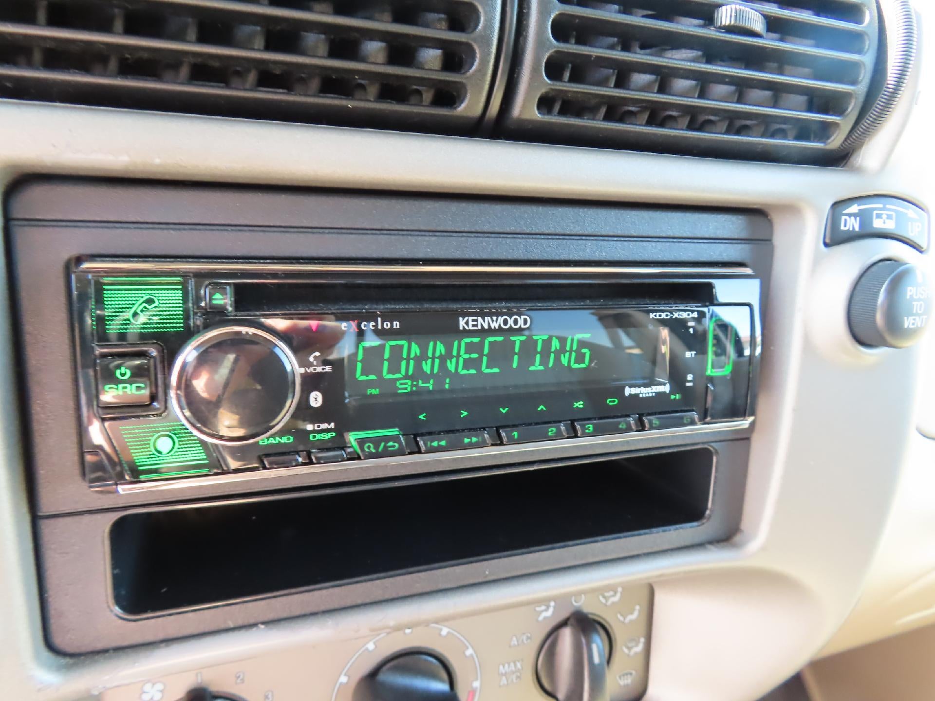 2004 Ford Explorer Sport Trac XLT