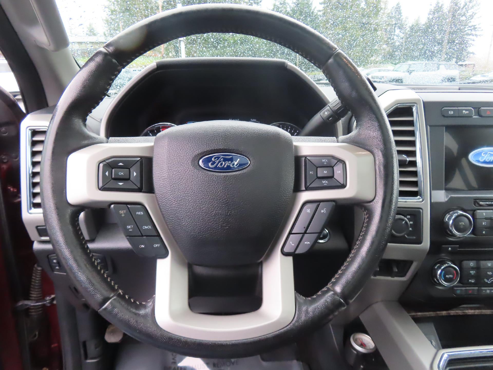 2017 Ford Super Duty F-350 SRW Lariat