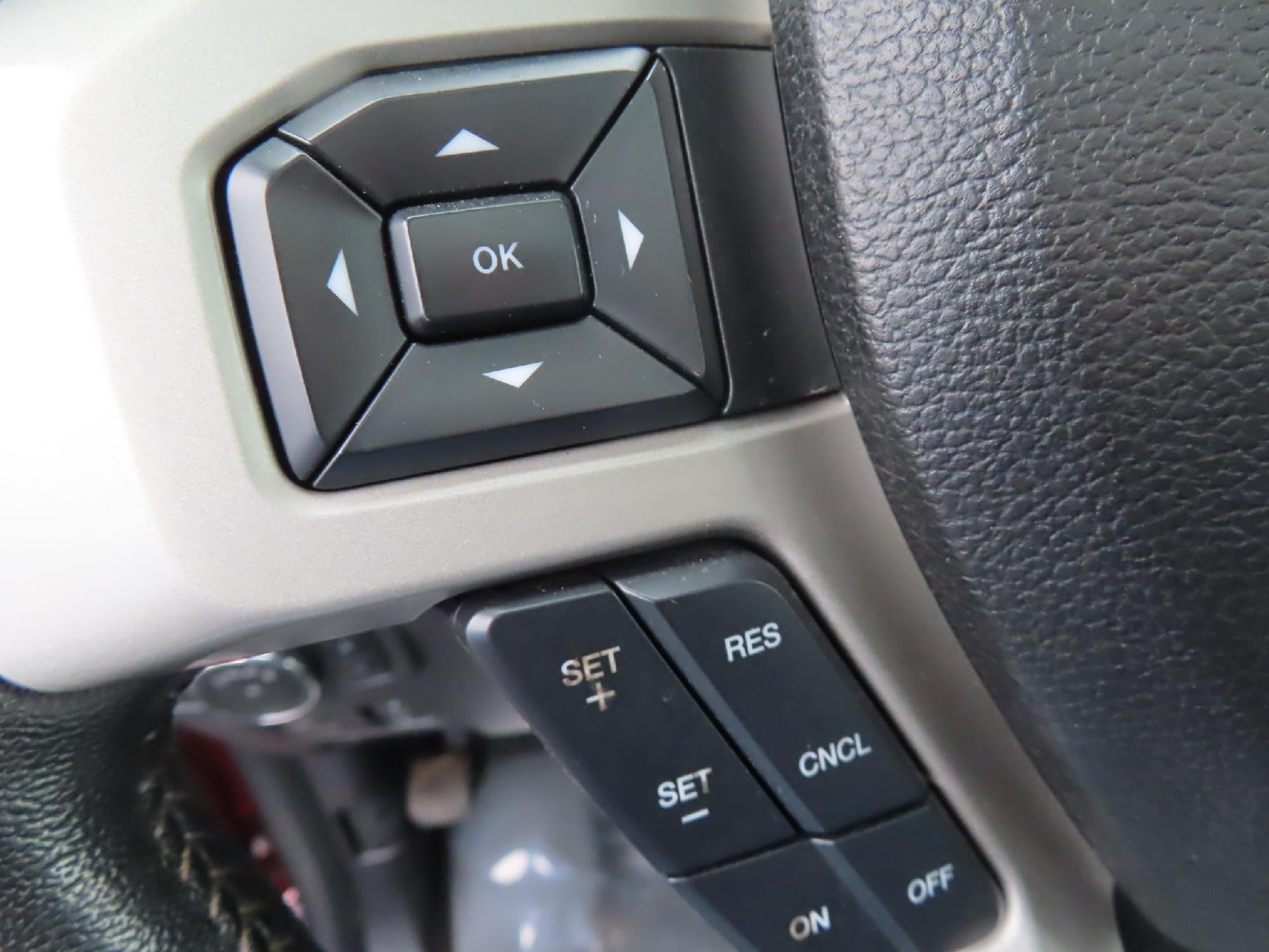 2017 Ford Super Duty F-350 SRW Lariat