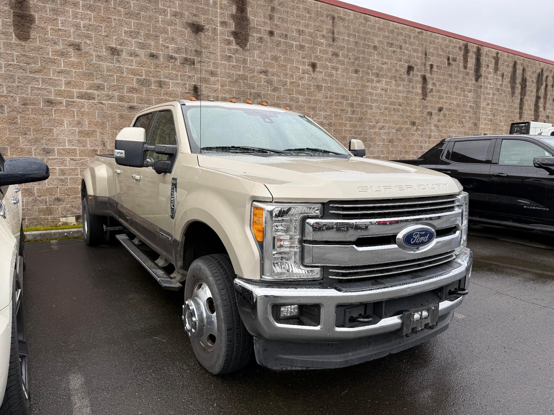 2017 Ford Super Duty F-350 DRW Lariat