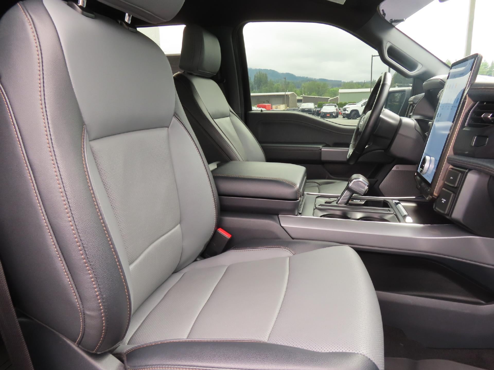 2022 Ford F-150 Lightning Lariat