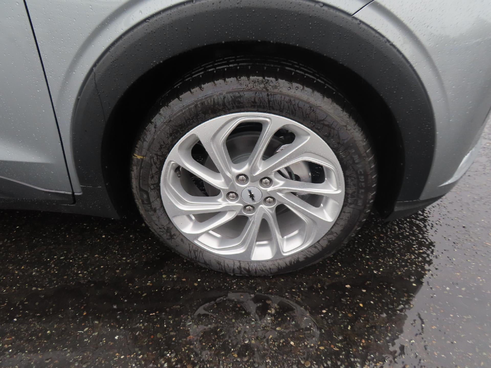 2027 Chevrolet Bolt EUV LT