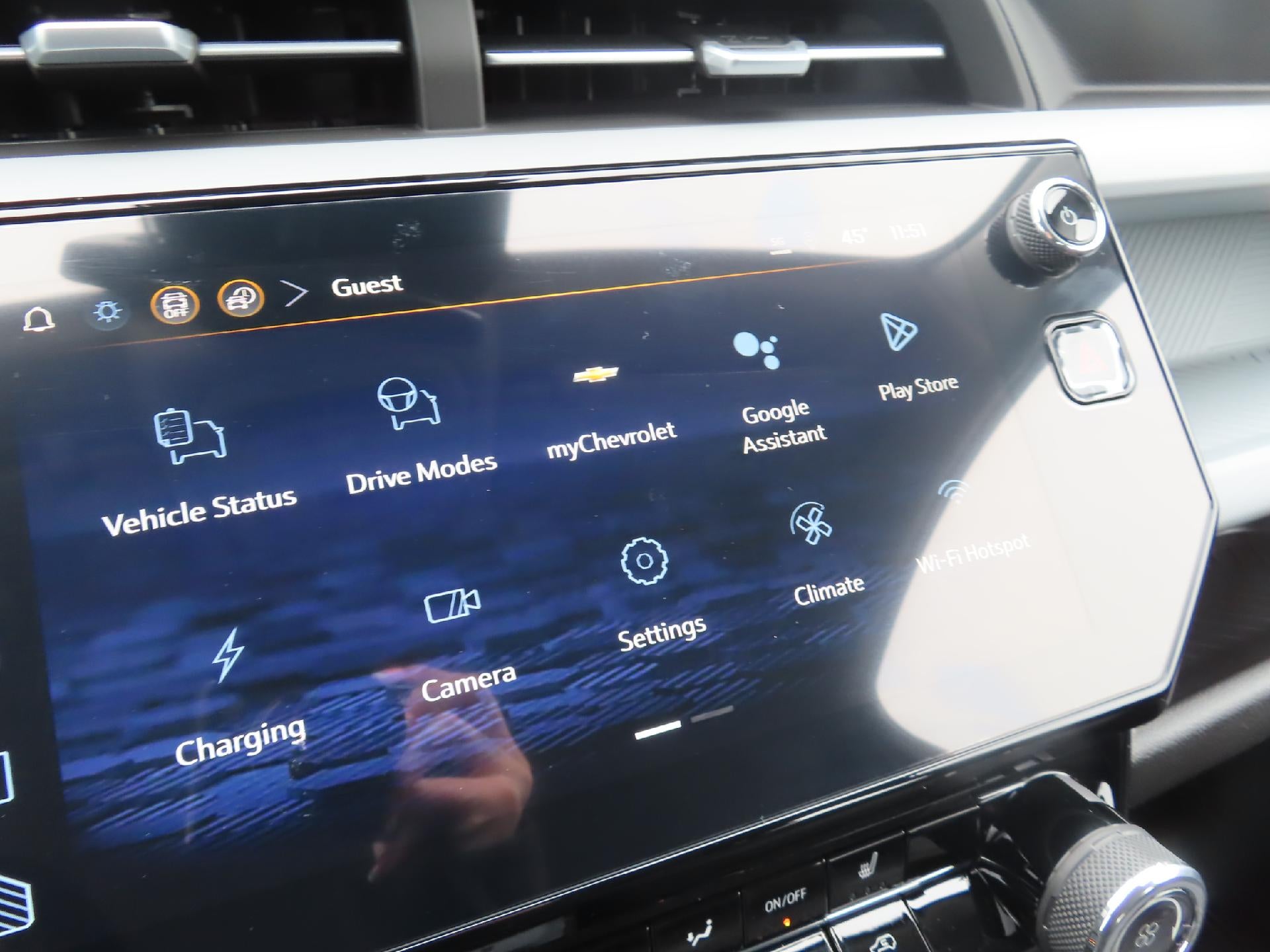 2027 Chevrolet Bolt EUV LT