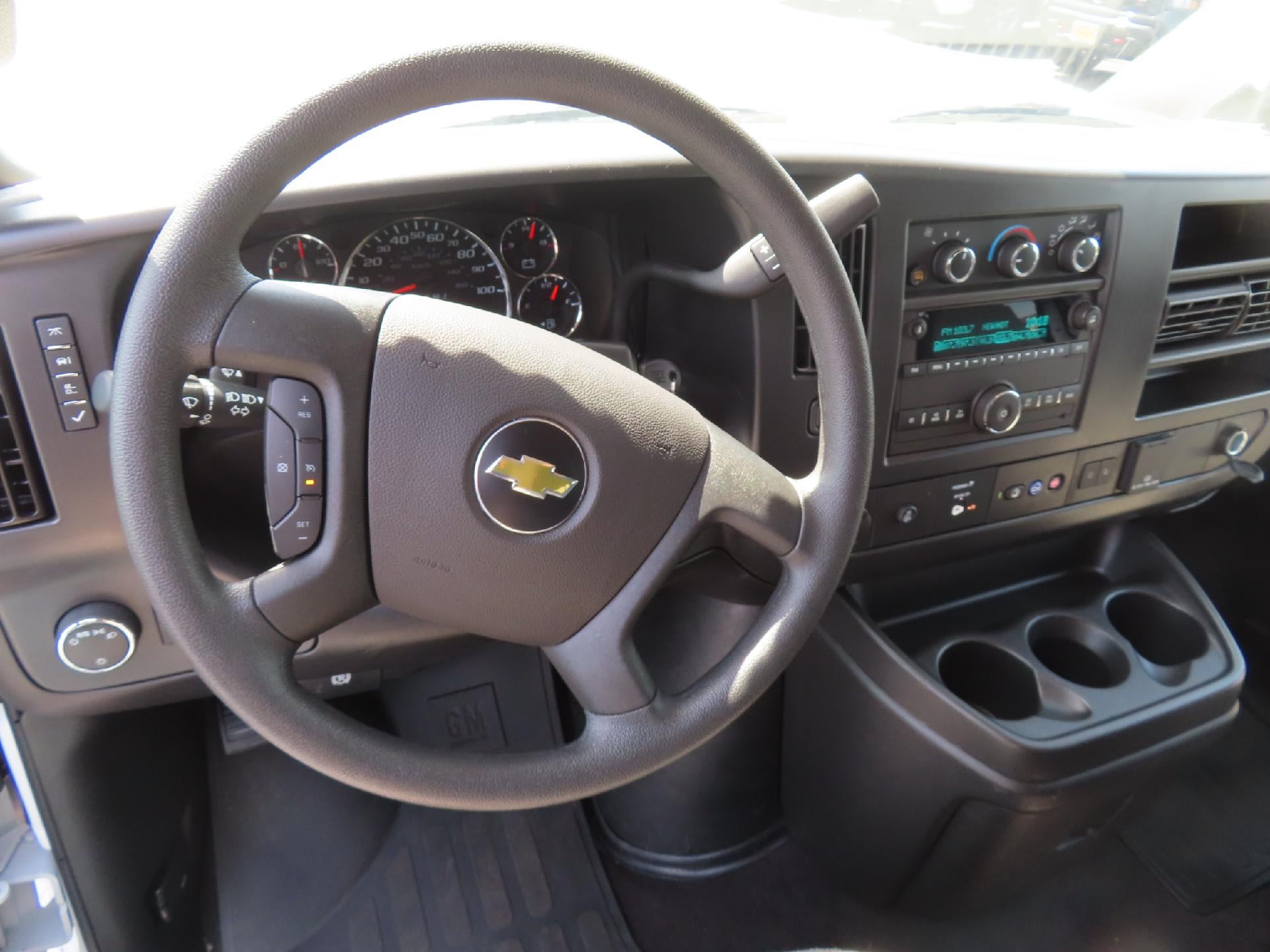 2025 Chevrolet Express Passenger LT
