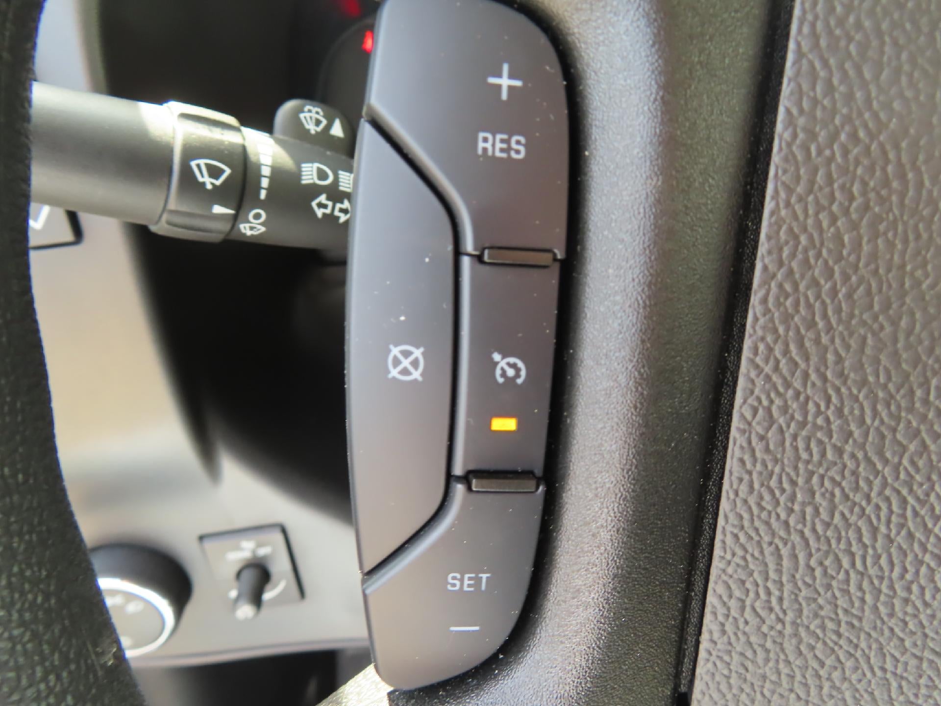 2025 Chevrolet Express Passenger LT