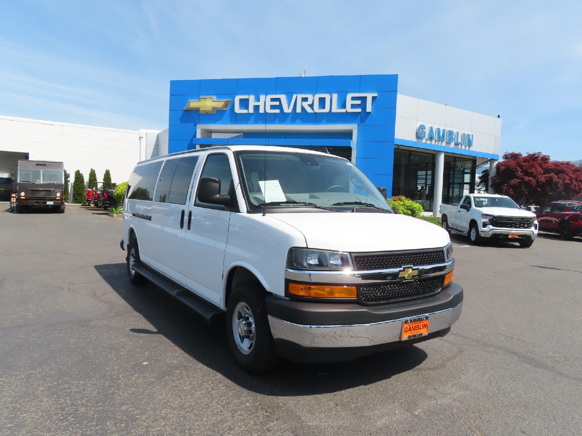 2025 Chevrolet Express Passenger LT