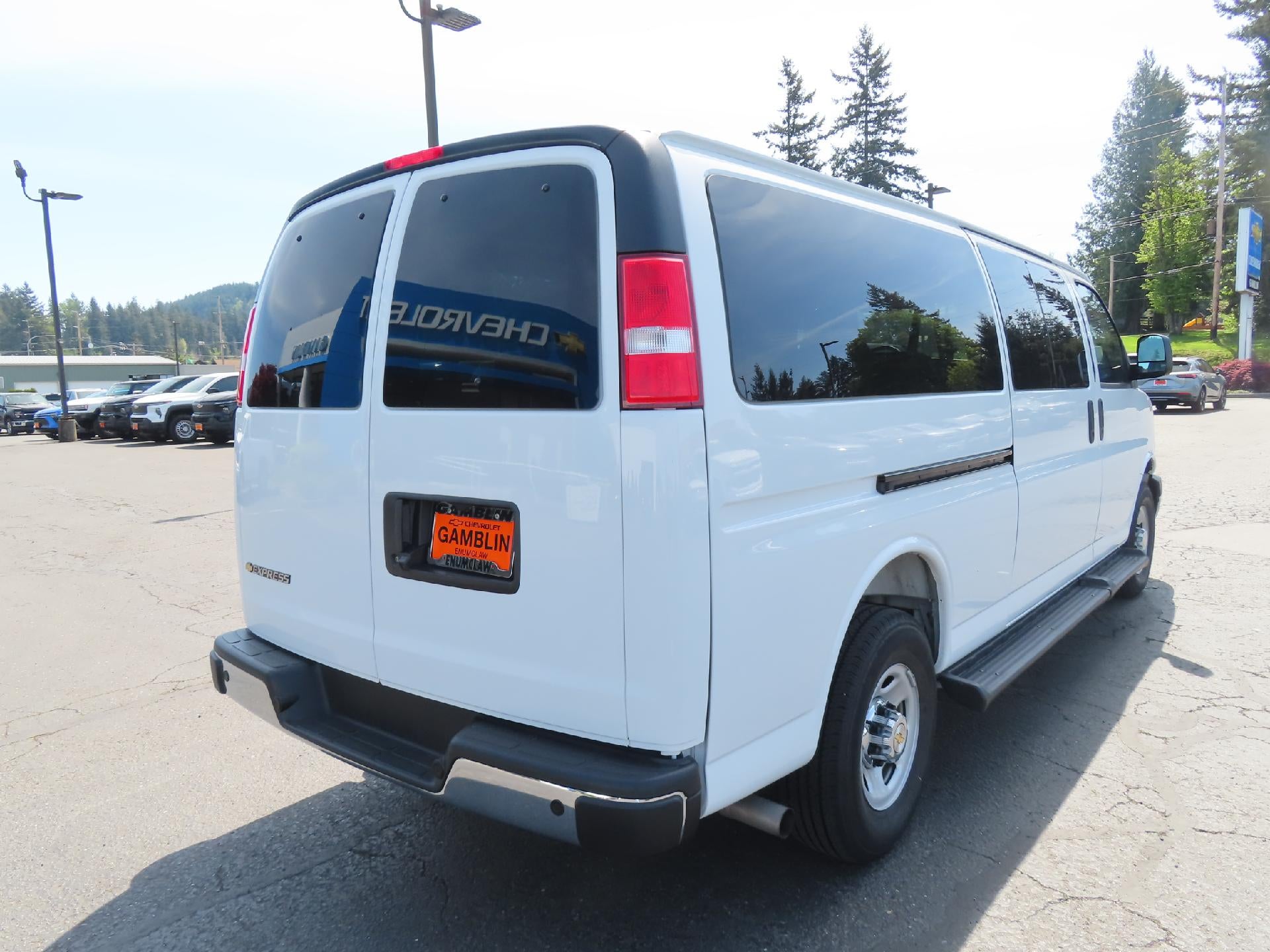 2025 Chevrolet Express Passenger LT