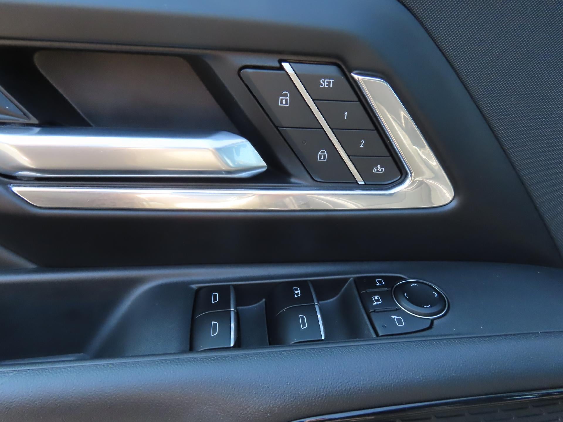 2025 Chevrolet Silverado EV LT
