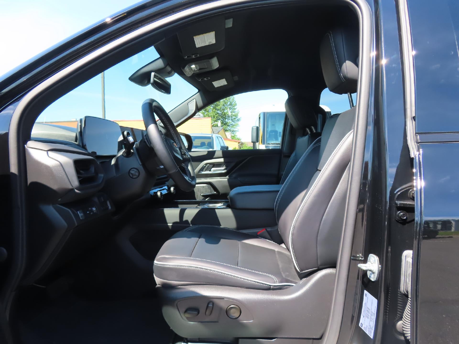 2025 Chevrolet Silverado EV LT