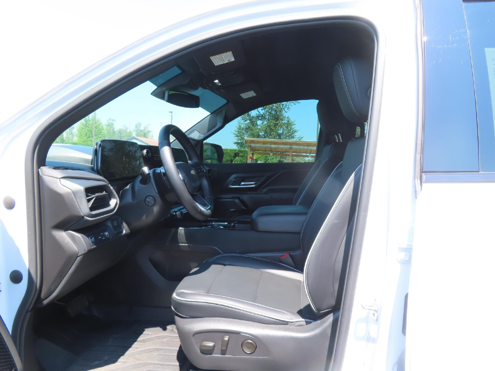 2025 Chevrolet Silverado EV LT