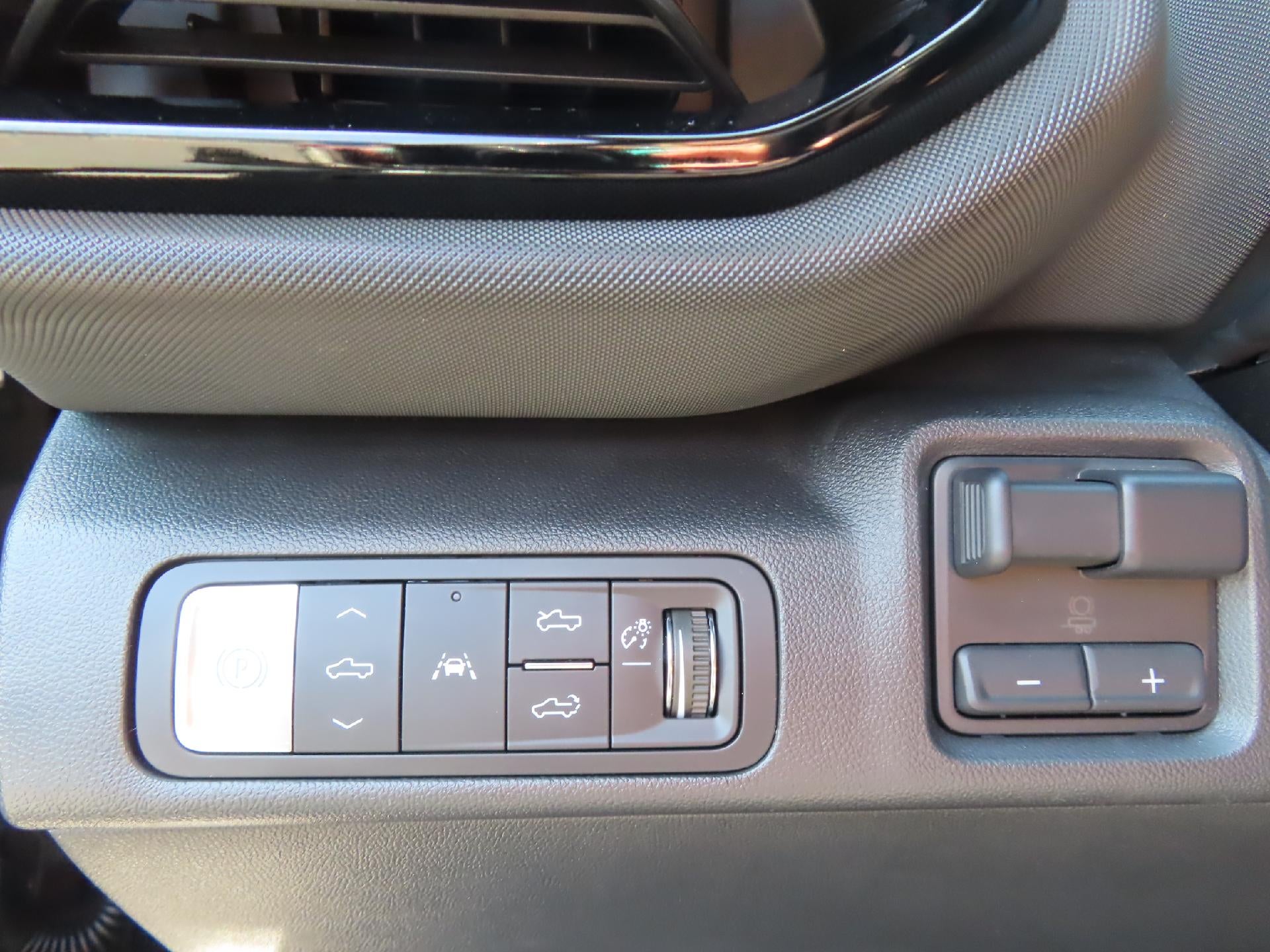 2025 Chevrolet Silverado EV RST