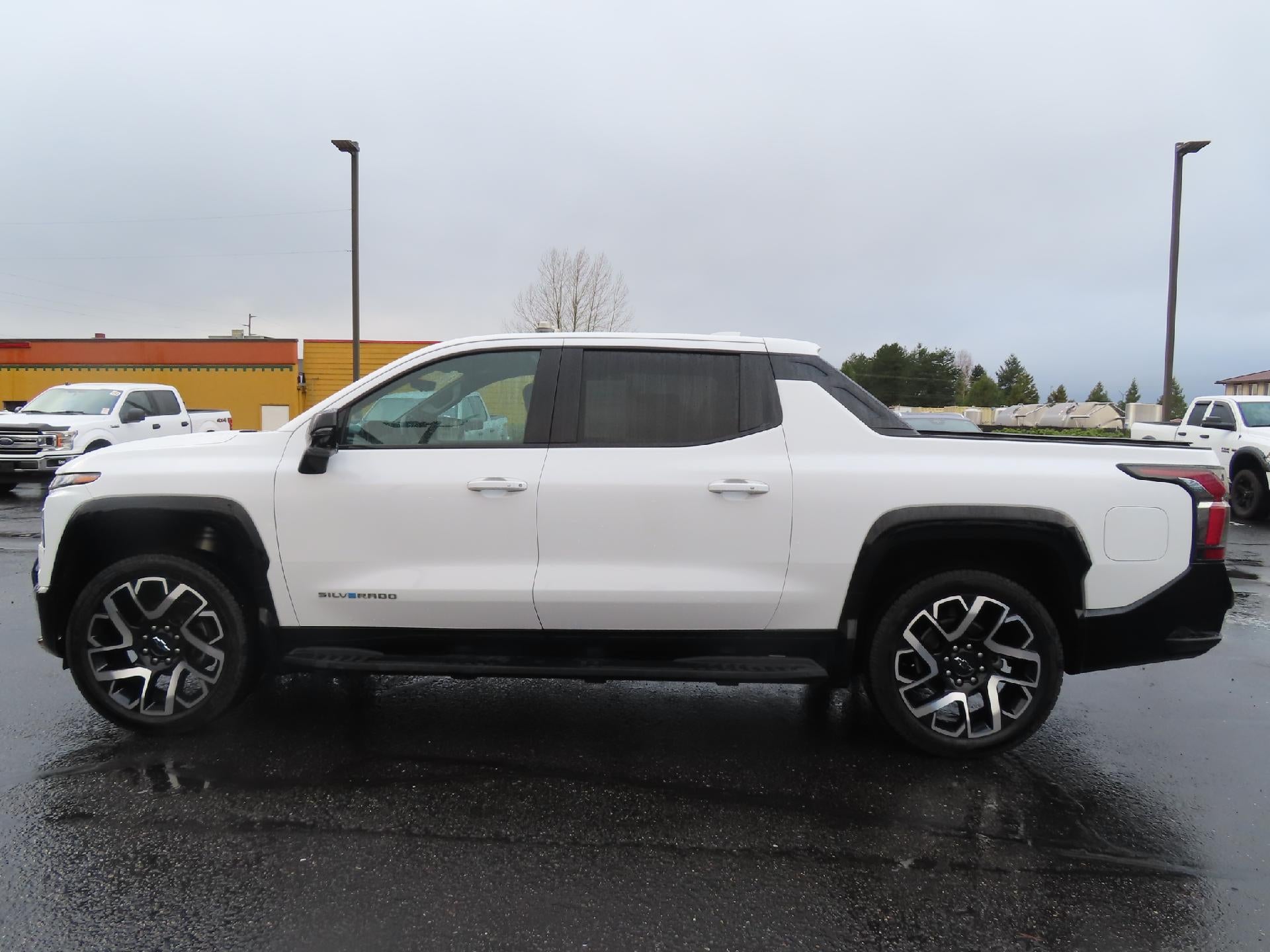2025 Chevrolet Silverado EV RST