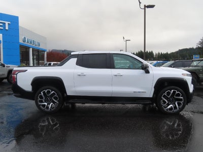 2025 Chevrolet Silverado EV RST