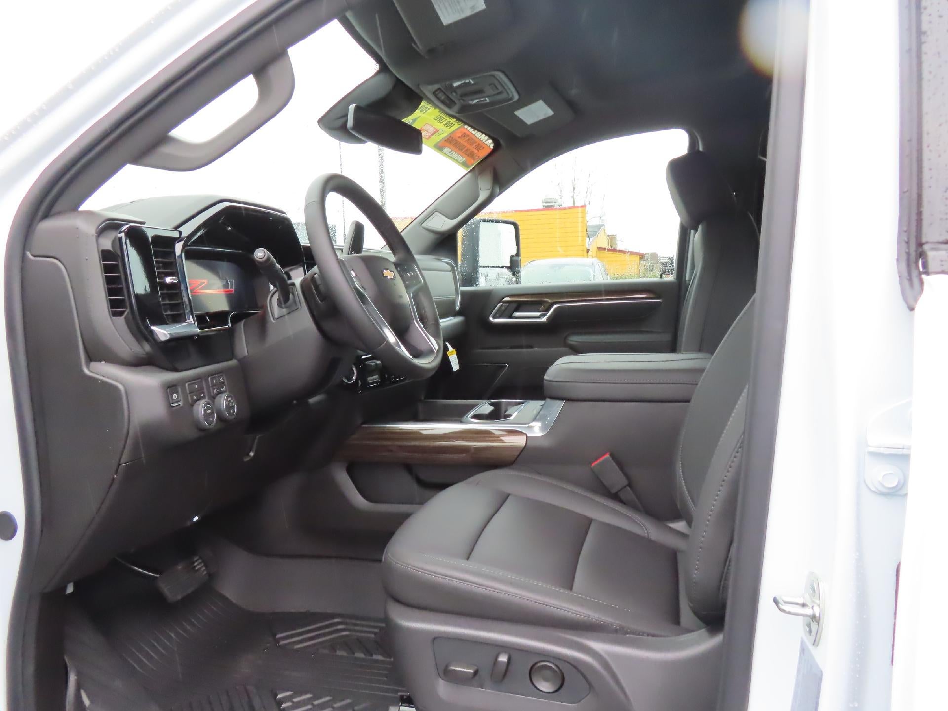 2026 Chevrolet Silverado 3500 HD CC LB 3500 SRW LT 4WD