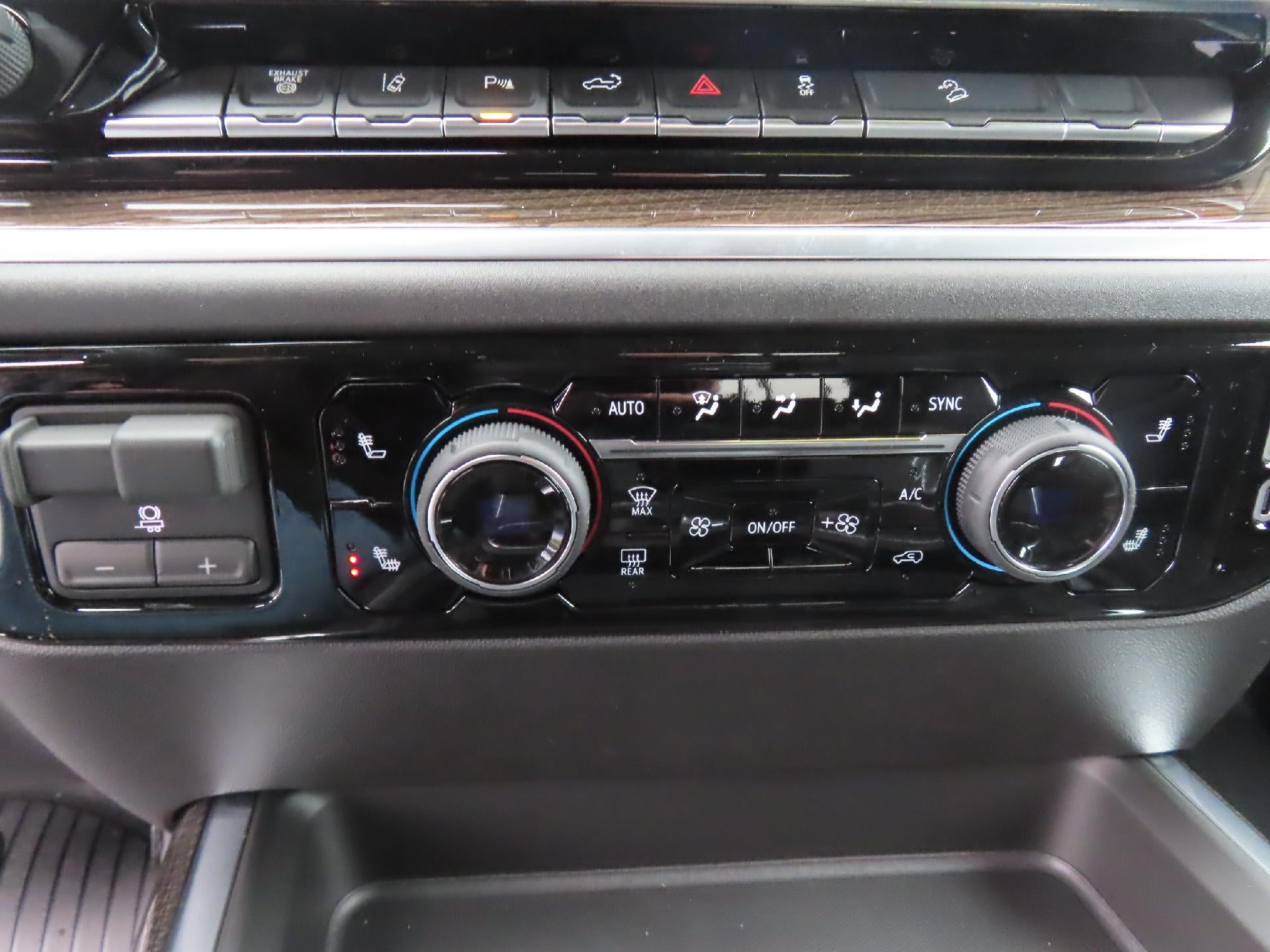 2026 Chevrolet Silverado 3500 HD CC LB 3500 SRW LT 4WD