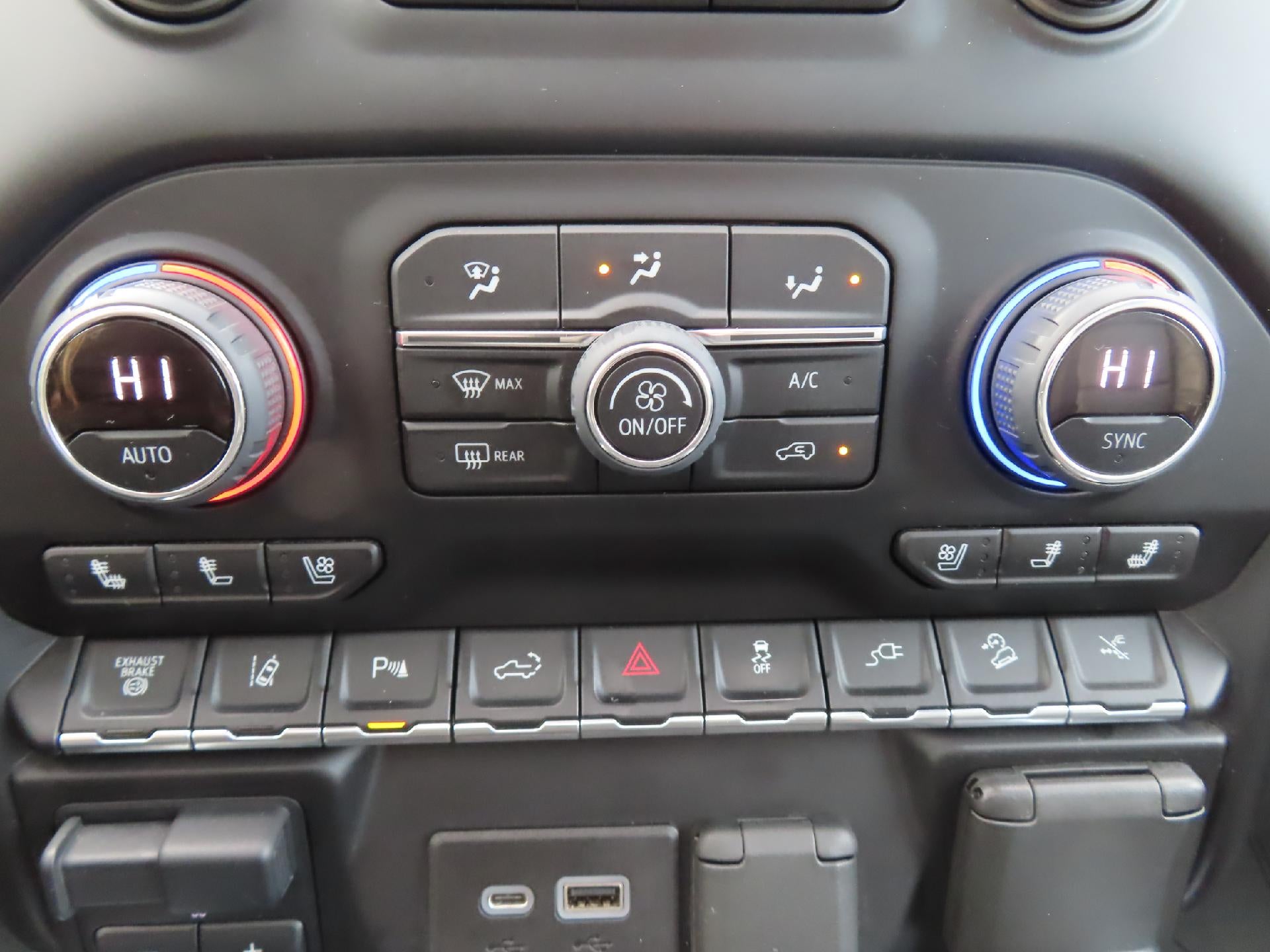 2022 Chevrolet Silverado 3500 HD High Country