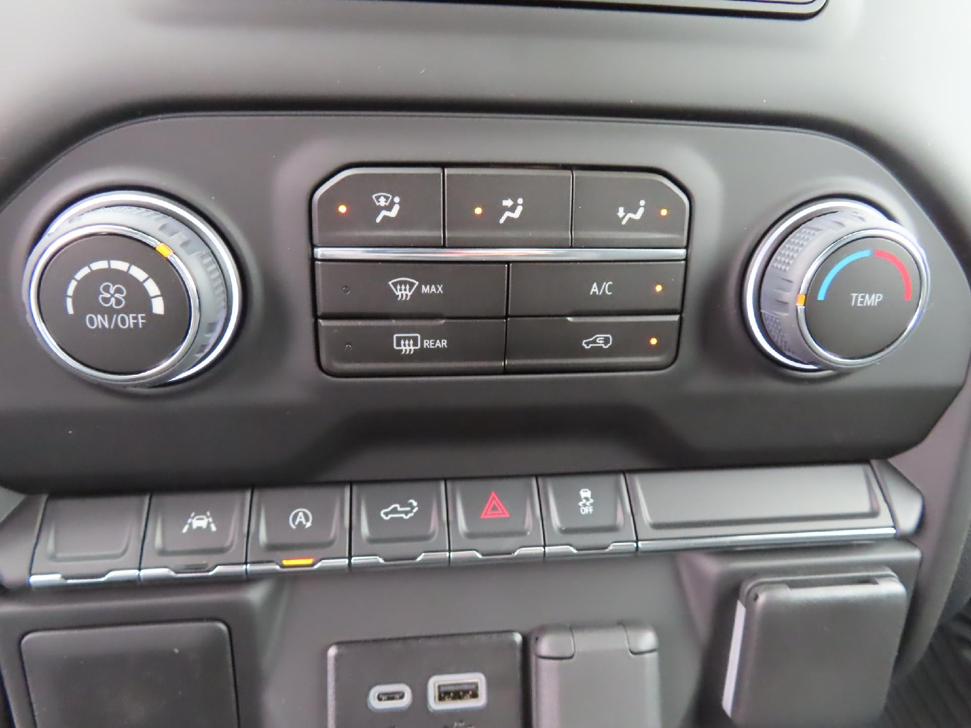 2026 Chevrolet Silverado 1500 CC SB 1500 CUSTOM 4WD