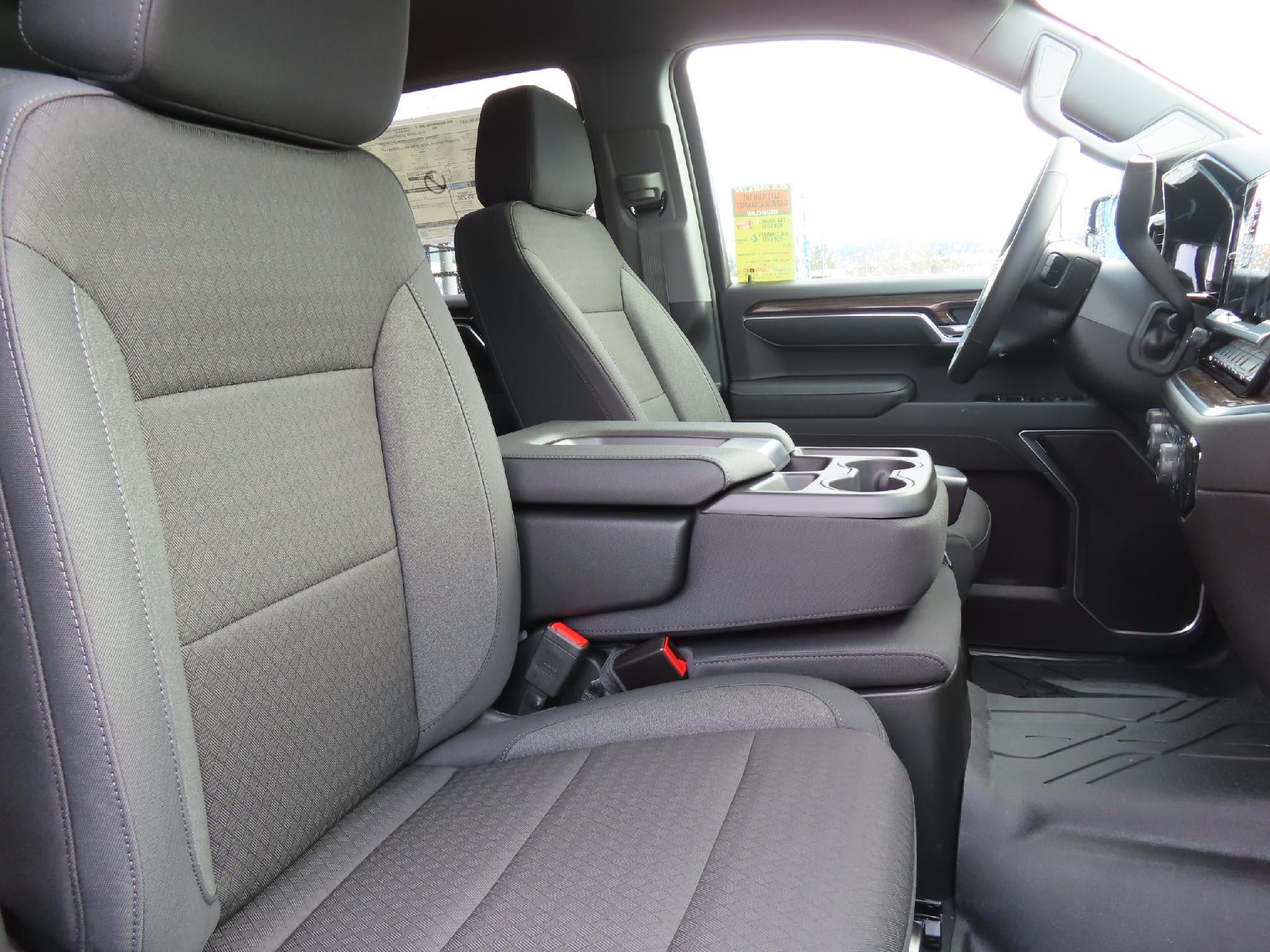 2026 Chevrolet Silverado 1500 CC SHORT BED 1500 LT 4WD