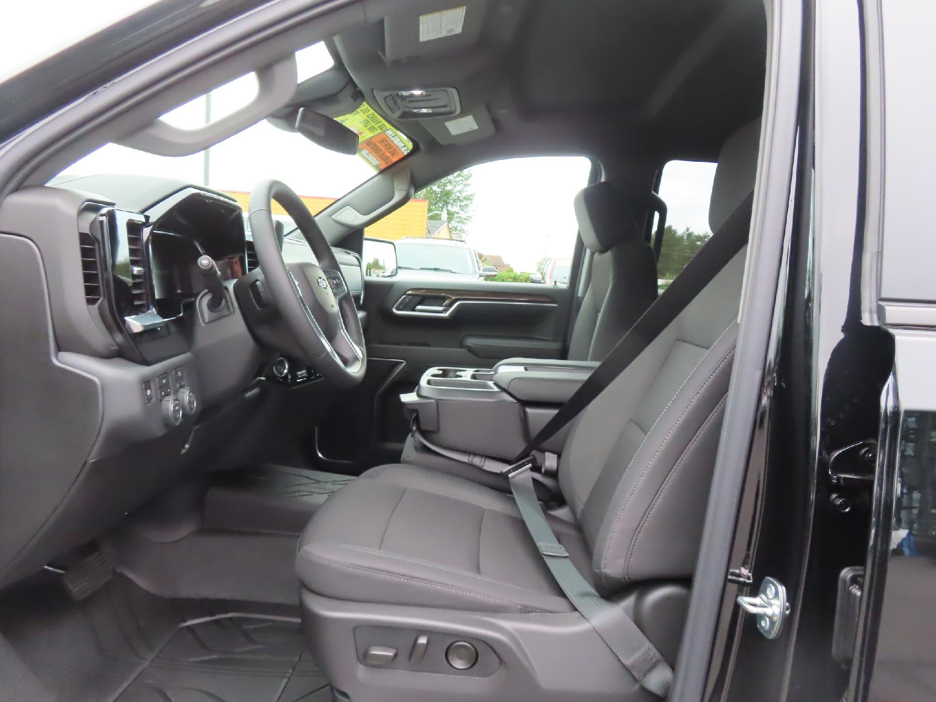 2026 Chevrolet Silverado 1500 CC SB RST 4WD