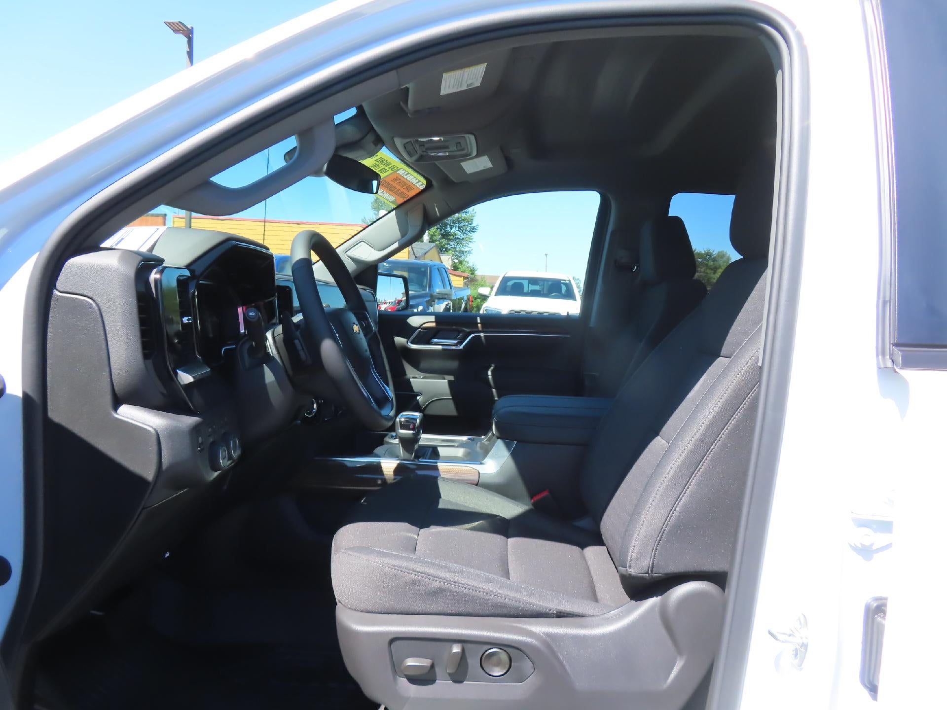 2026 Chevrolet Silverado 1500 CC STD BED 1500 LT 4WD