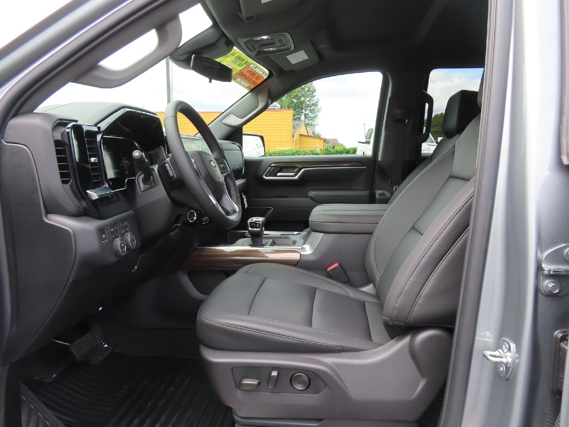 2026 Chevrolet Silverado 1500 CC SB LT 4WD