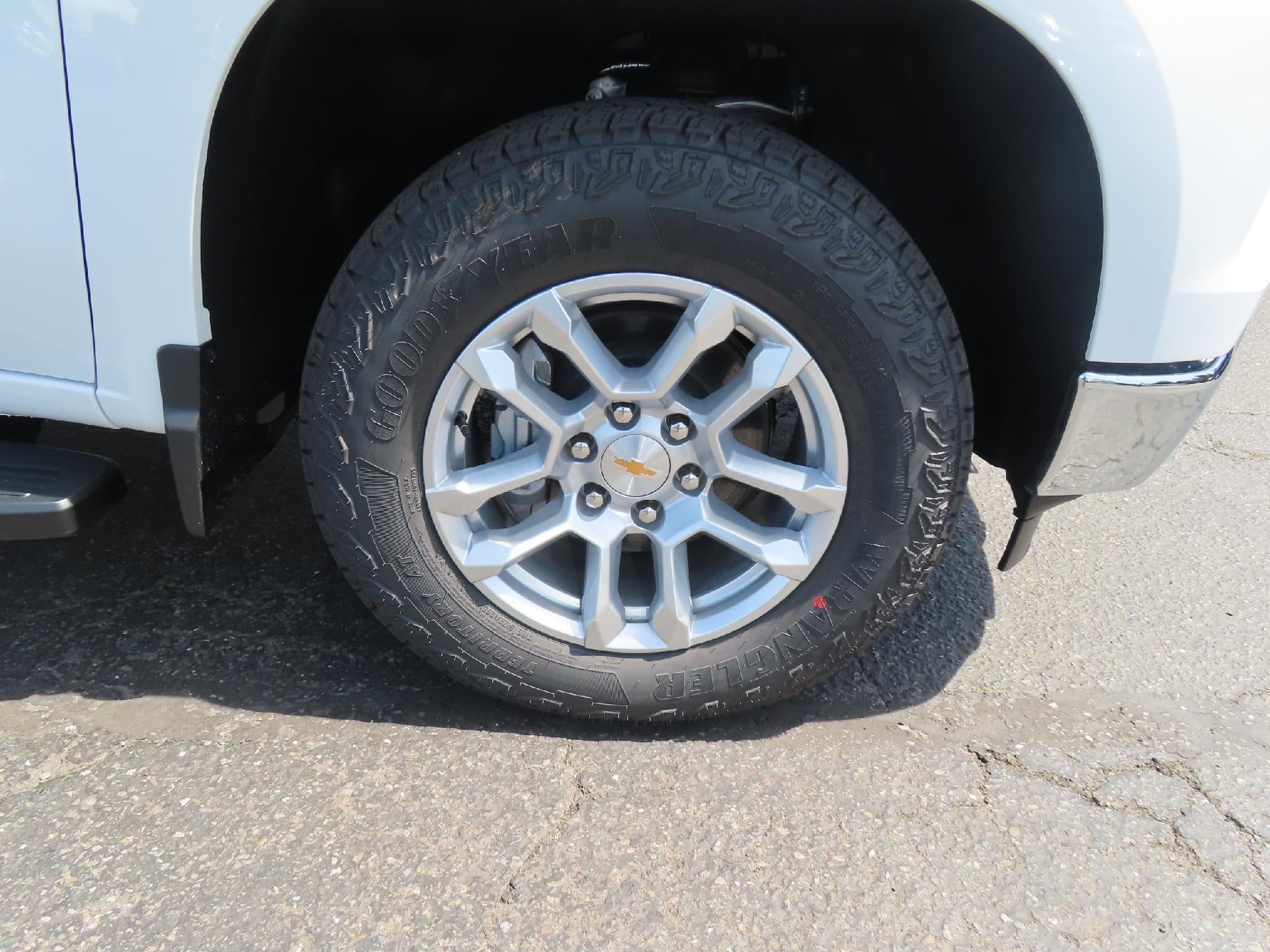 2026 Chevrolet Silverado 1500 CC STD BED LT 4WD
