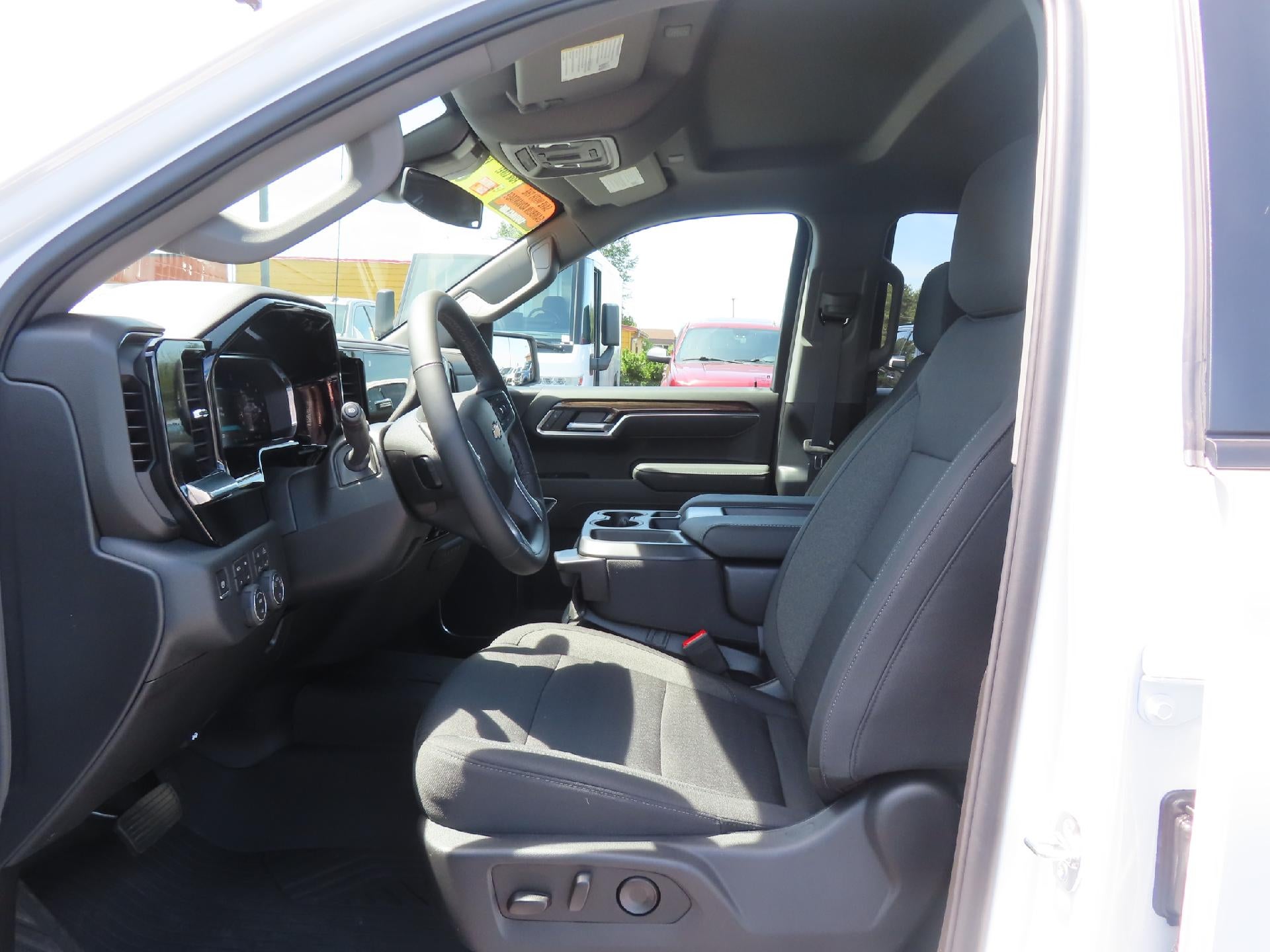 2026 Chevrolet Silverado 1500 CC STD BED LT 4WD
