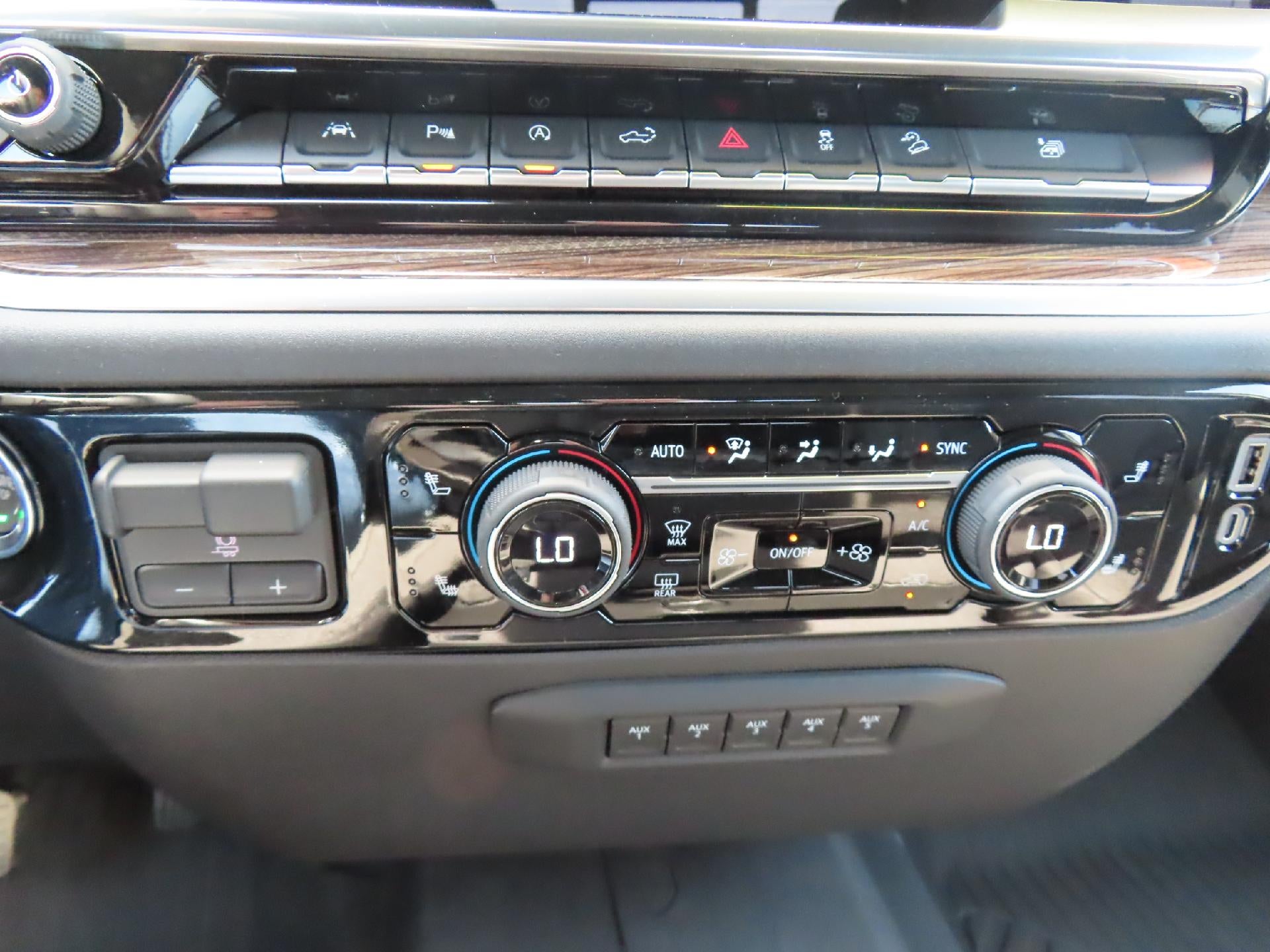 2026 Chevrolet Silverado 1500 CC STD BED LT 4WD