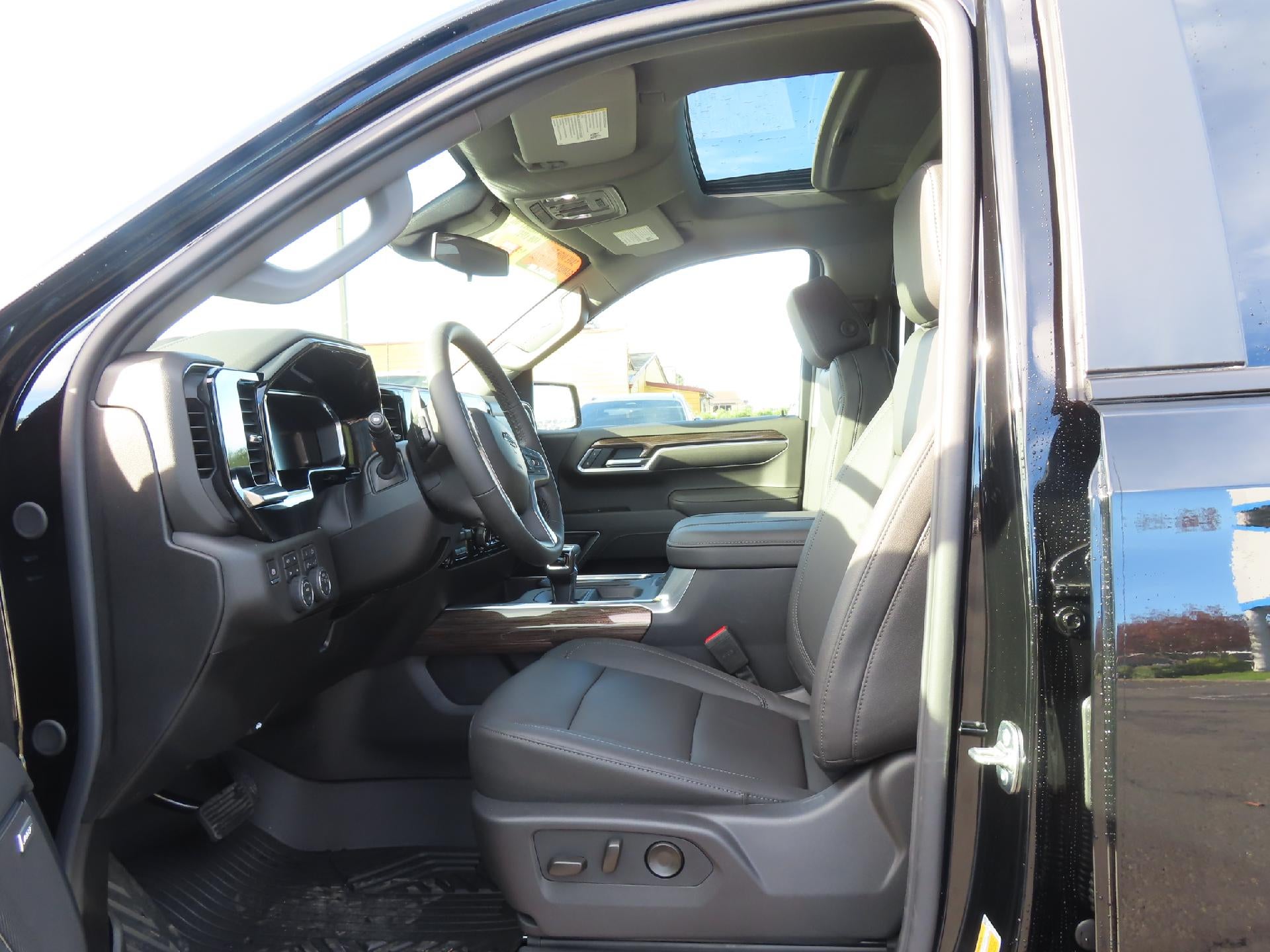 2026 Chevrolet Silverado 1500 CC SHORT BED RST 4WD