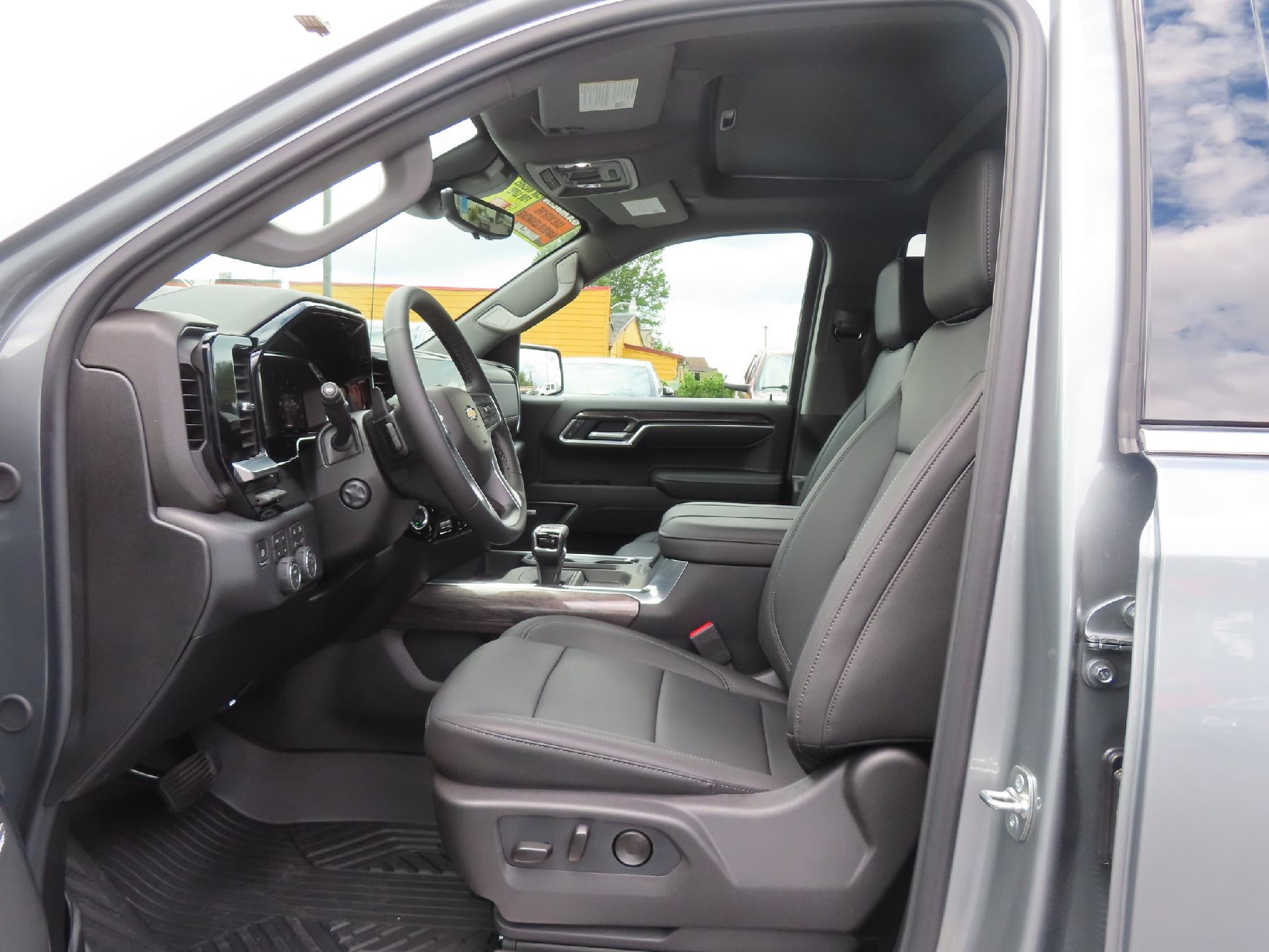2026 Chevrolet Silverado 1500 CC STD BED 1500 LTZ 4WD
