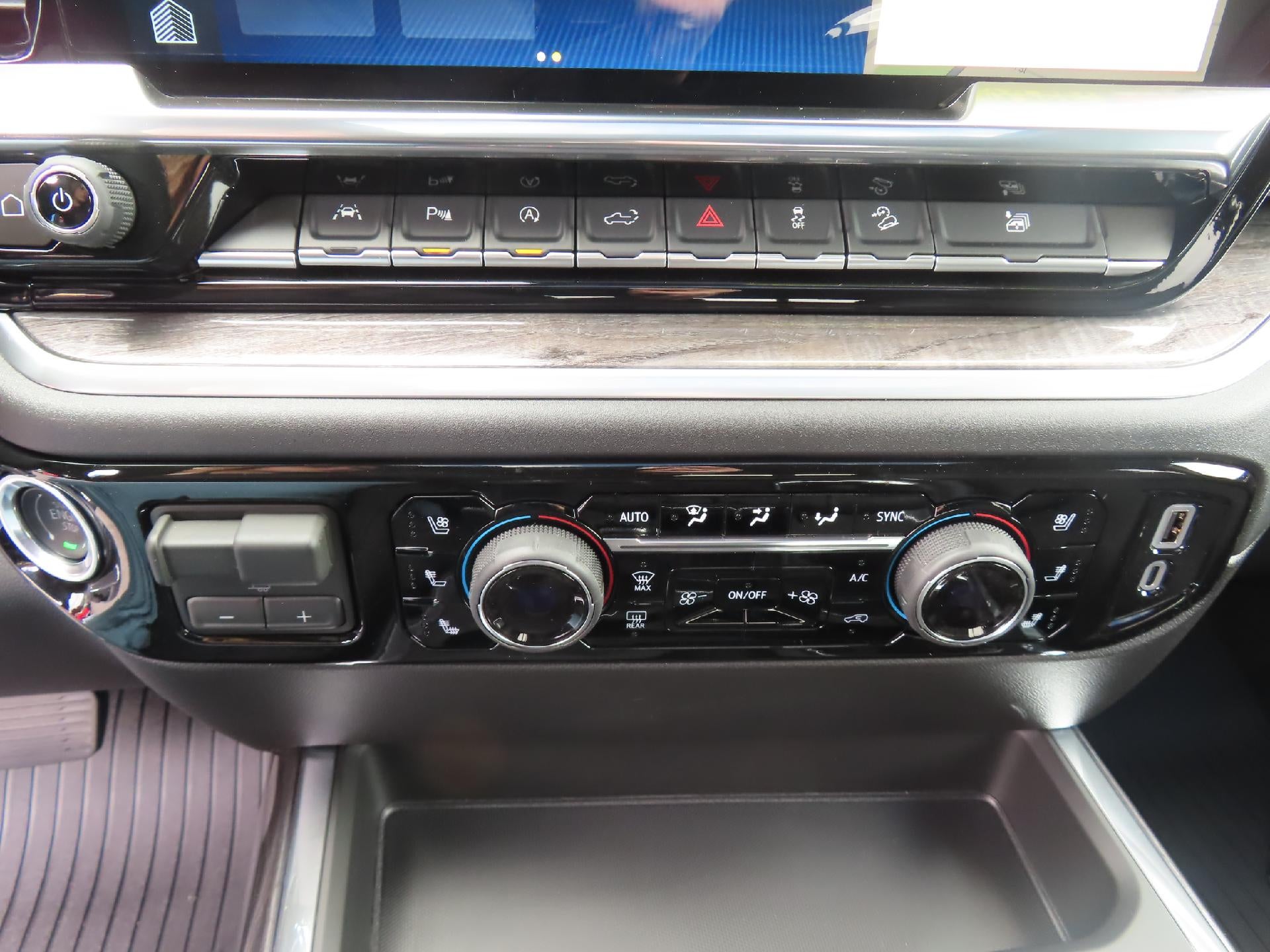 2026 Chevrolet Silverado 1500 CC STD BED 1500 LTZ 4WD