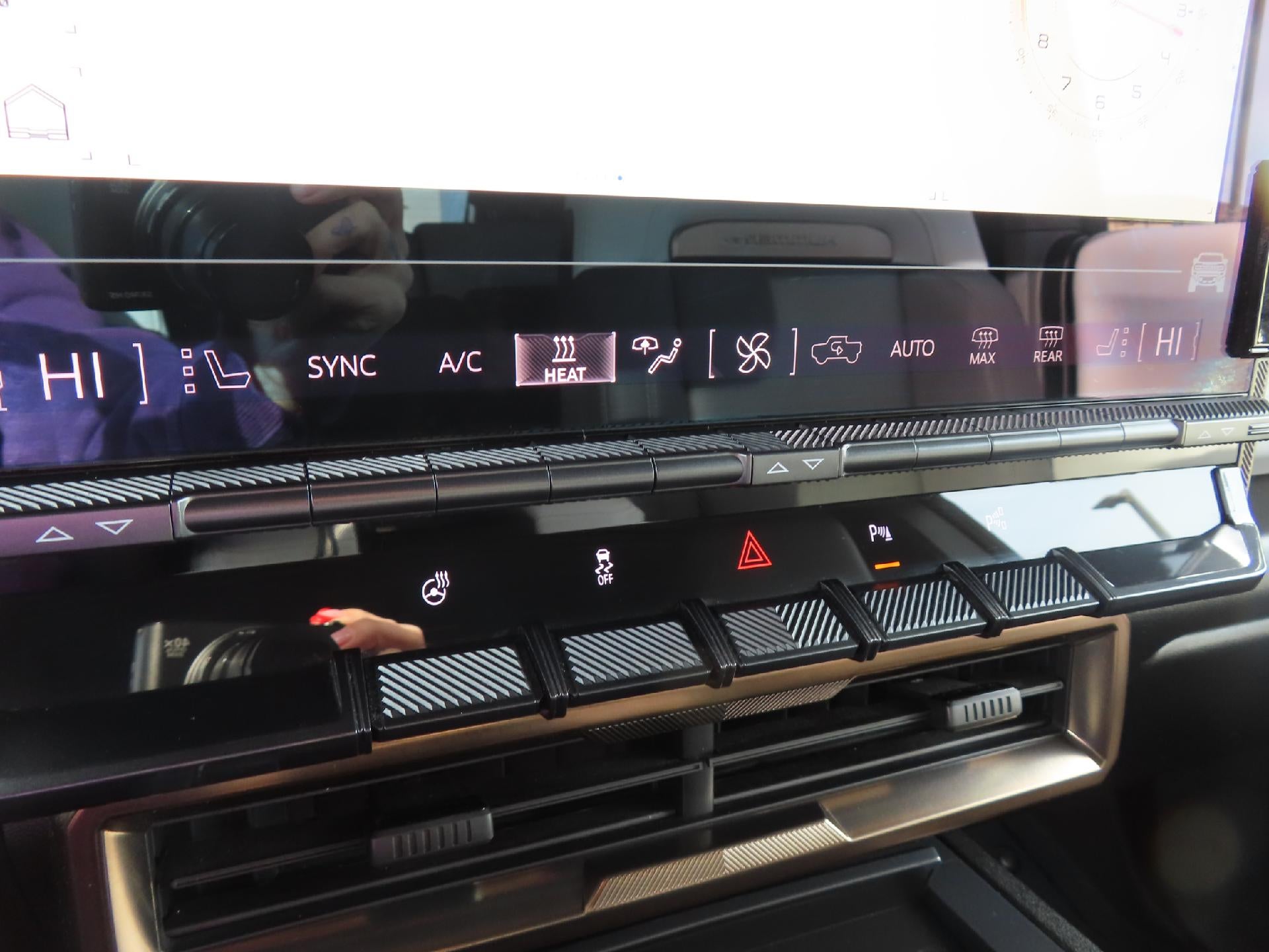 2024 GMC HUMMER EV SUV 2X