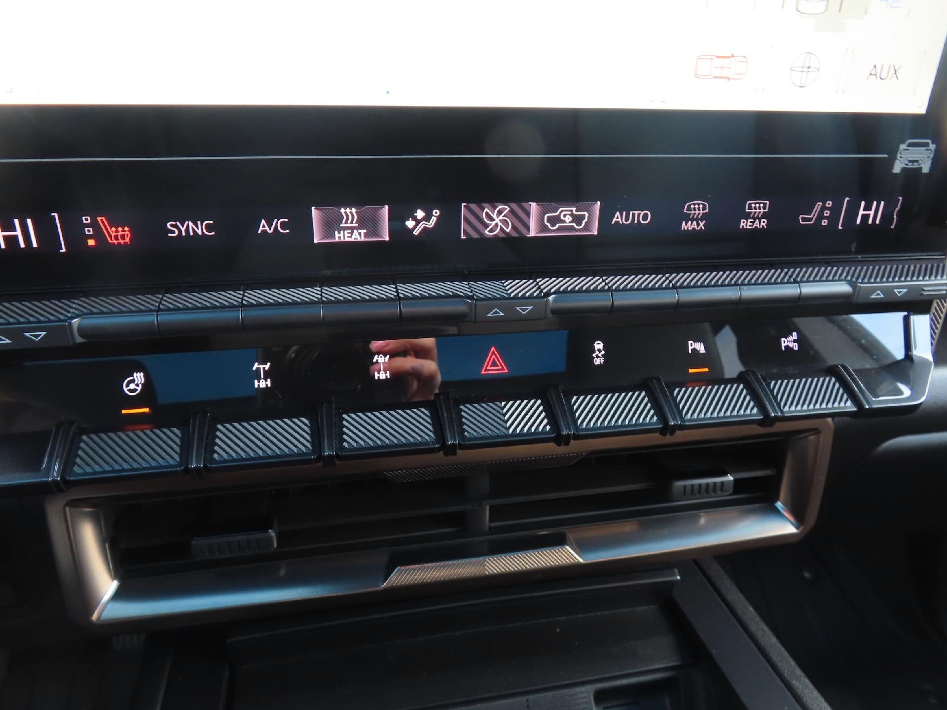 2024 GMC HUMMER EV SUV 2X