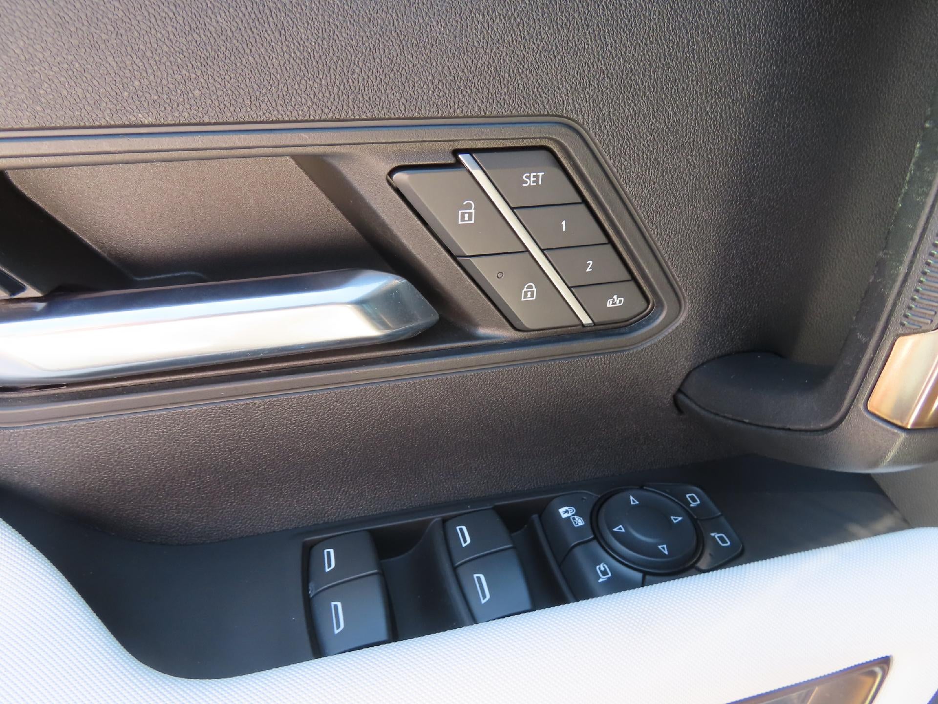 2024 GMC HUMMER EV SUV 2X