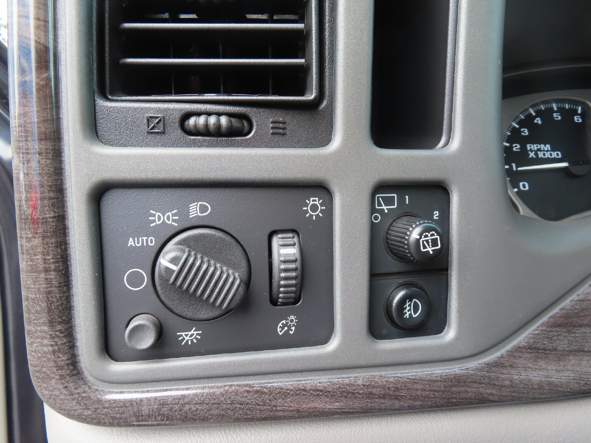 2004 GMC Yukon Denali