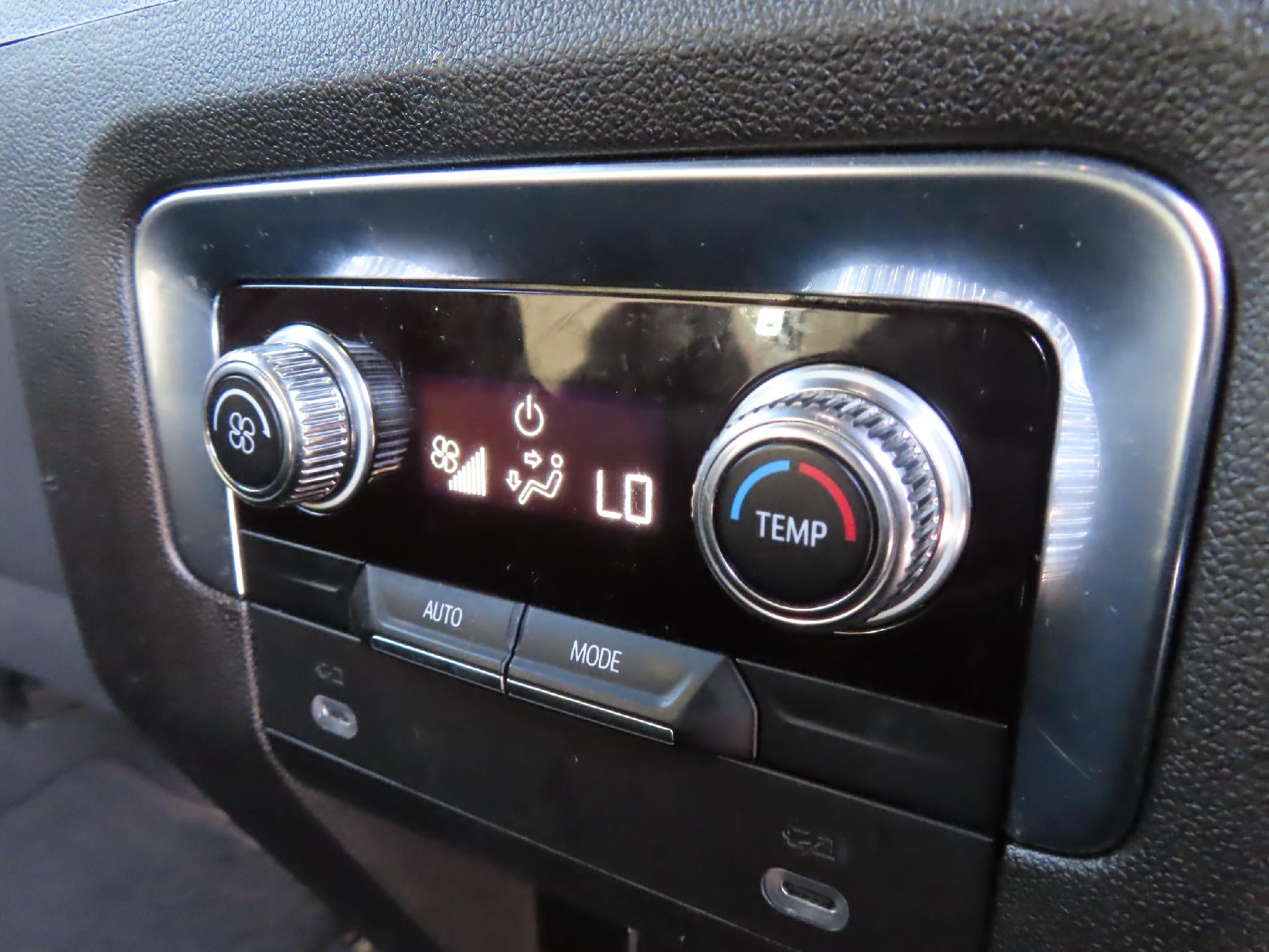 2022 GMC Yukon SLE