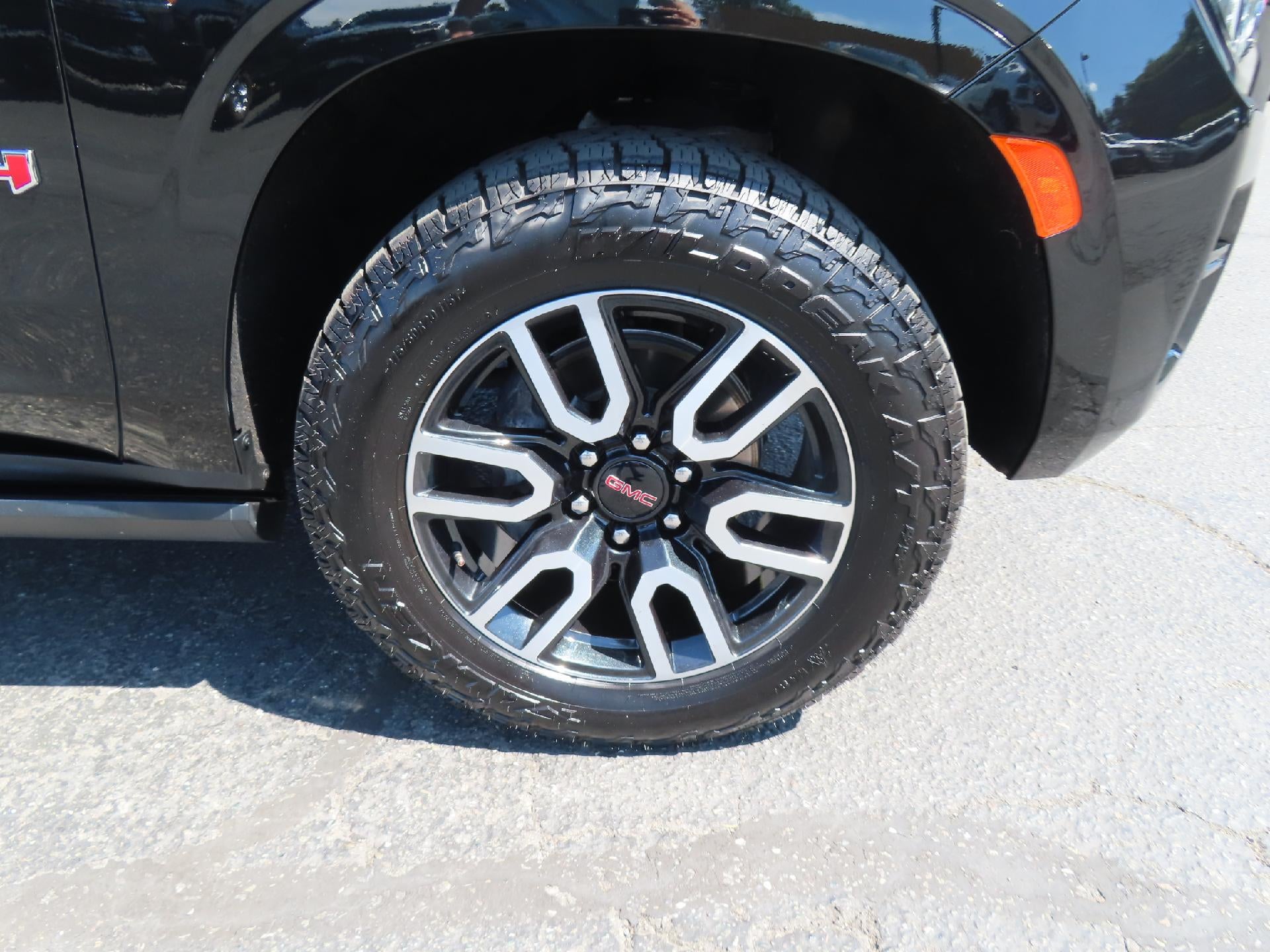 2023 GMC Yukon AT4