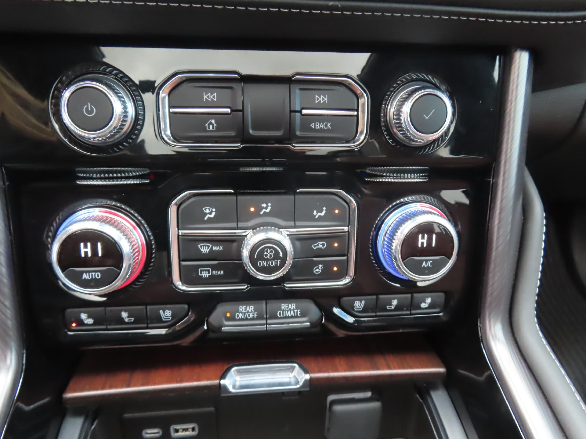 2024 GMC Yukon Denali Ultimate