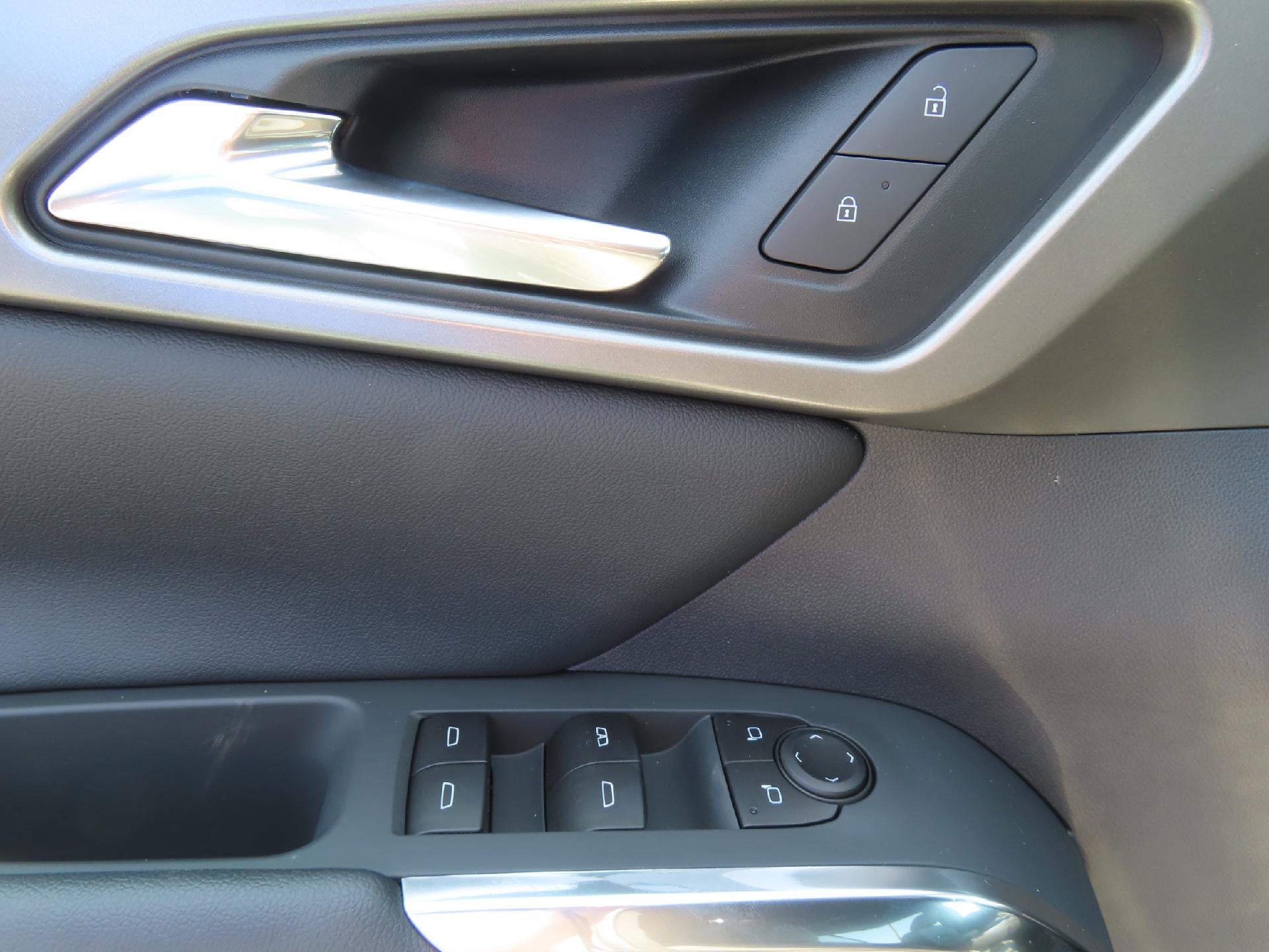 2025 Chevrolet Traverse LT FWD