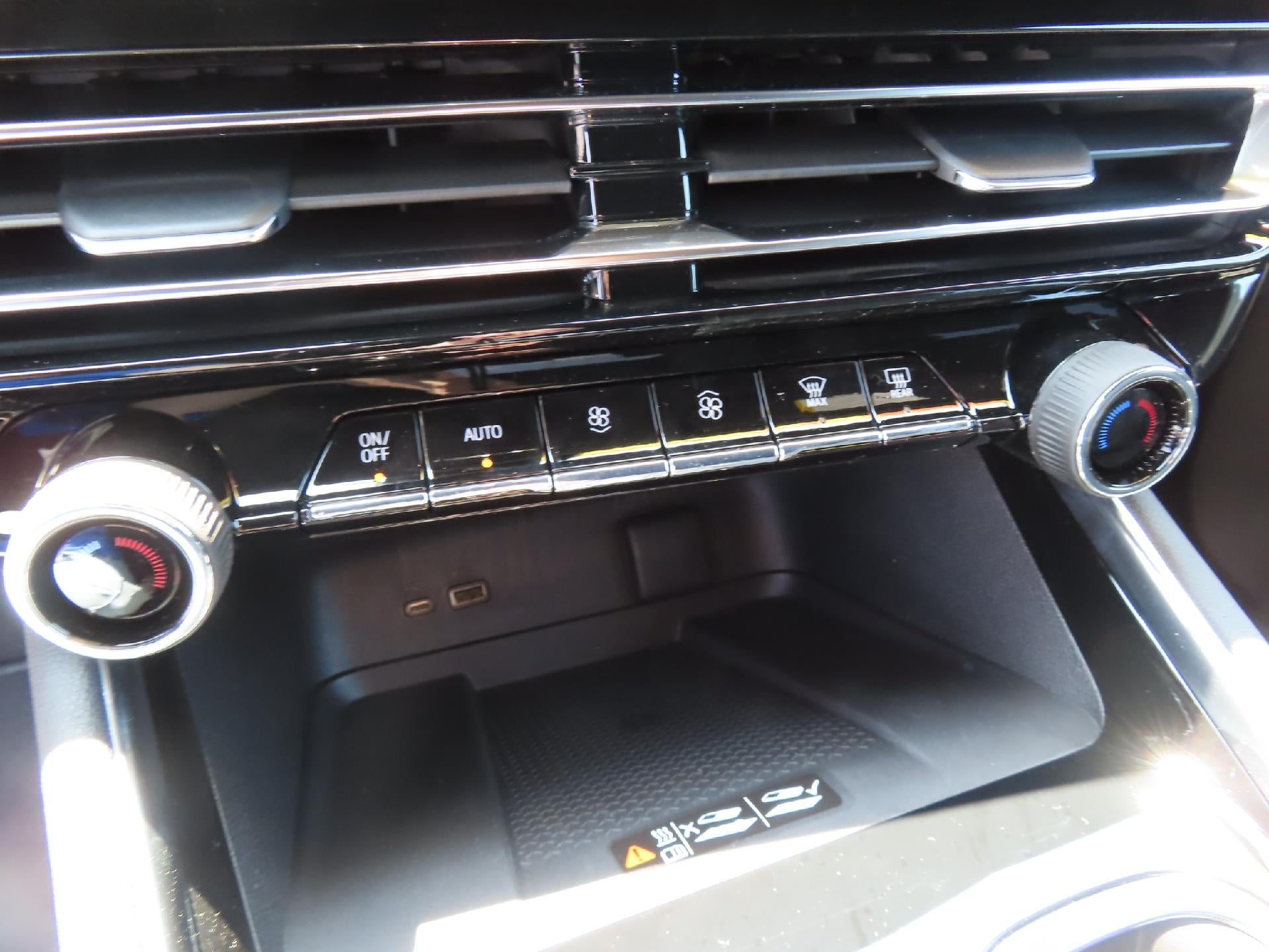 2025 Chevrolet Traverse LT FWD