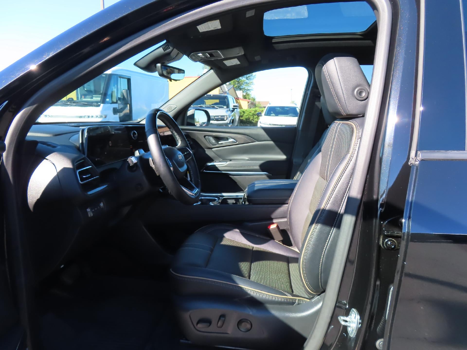 2025 Chevrolet Traverse High Country - Photo 16